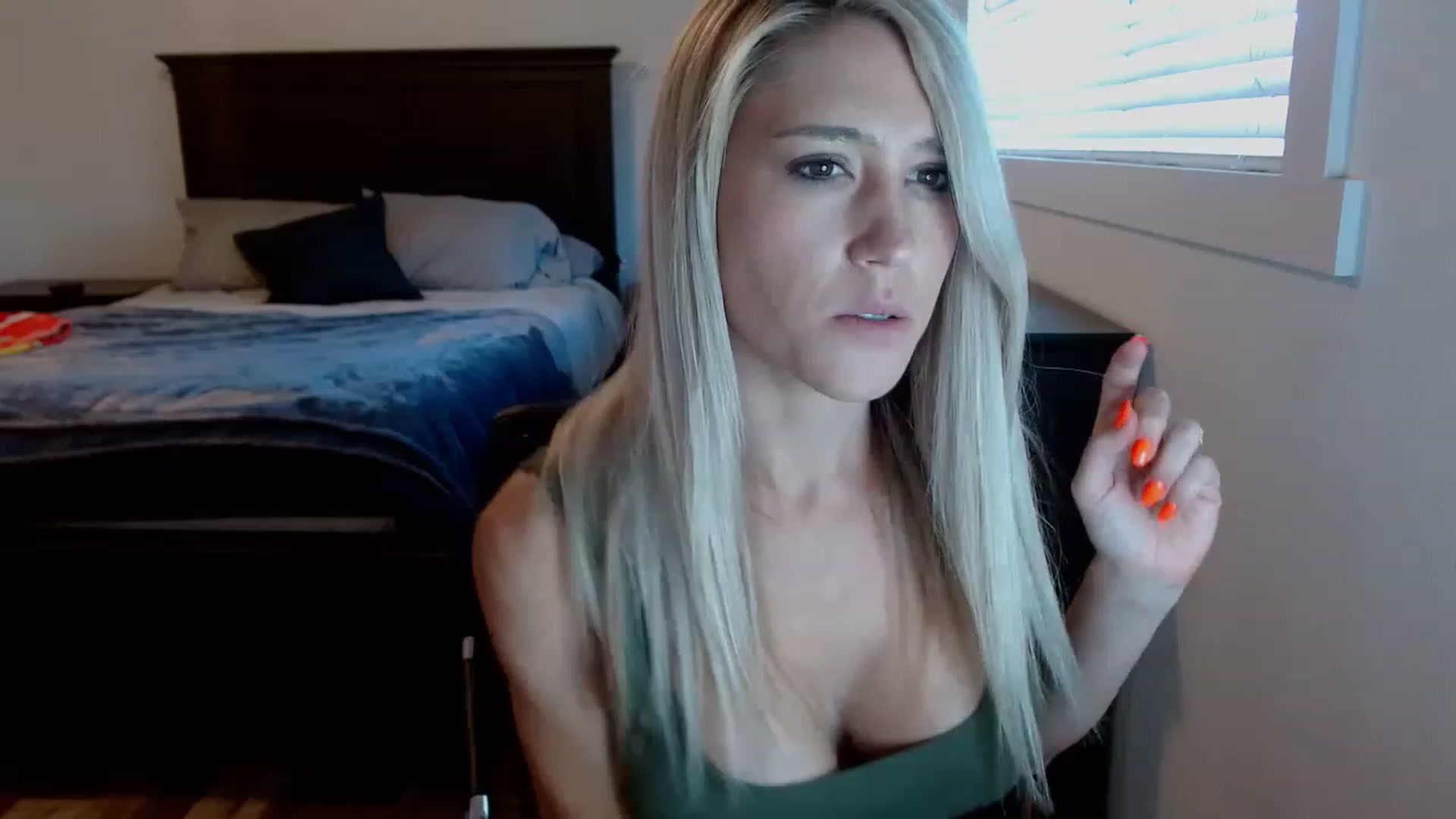 Gallery image thumbnail from blondmilf92's myfreecams stream on, 11/16/2022, 21:17 image 6 of 20