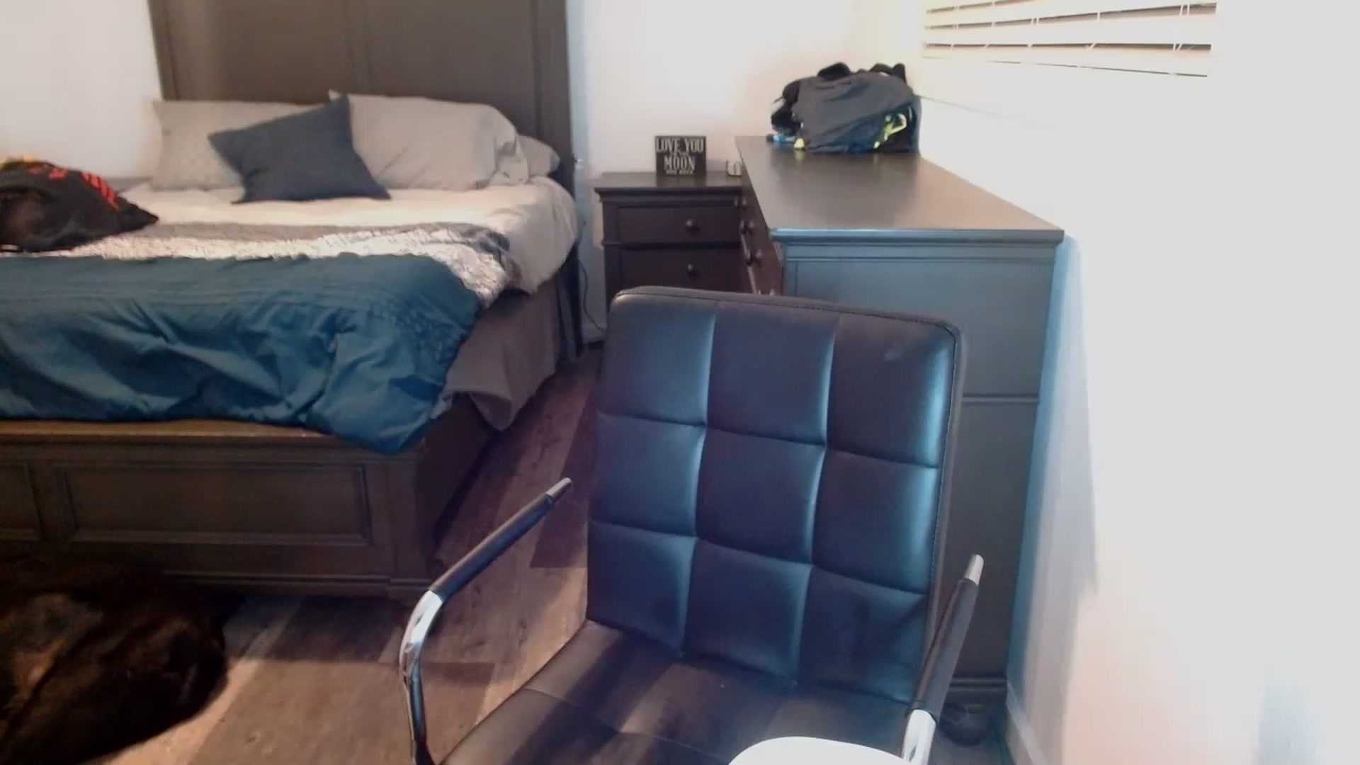 Gallery image thumbnail from blondmilf92's myfreecams stream on, 11/17/2022, 05:10 image 5 of 20