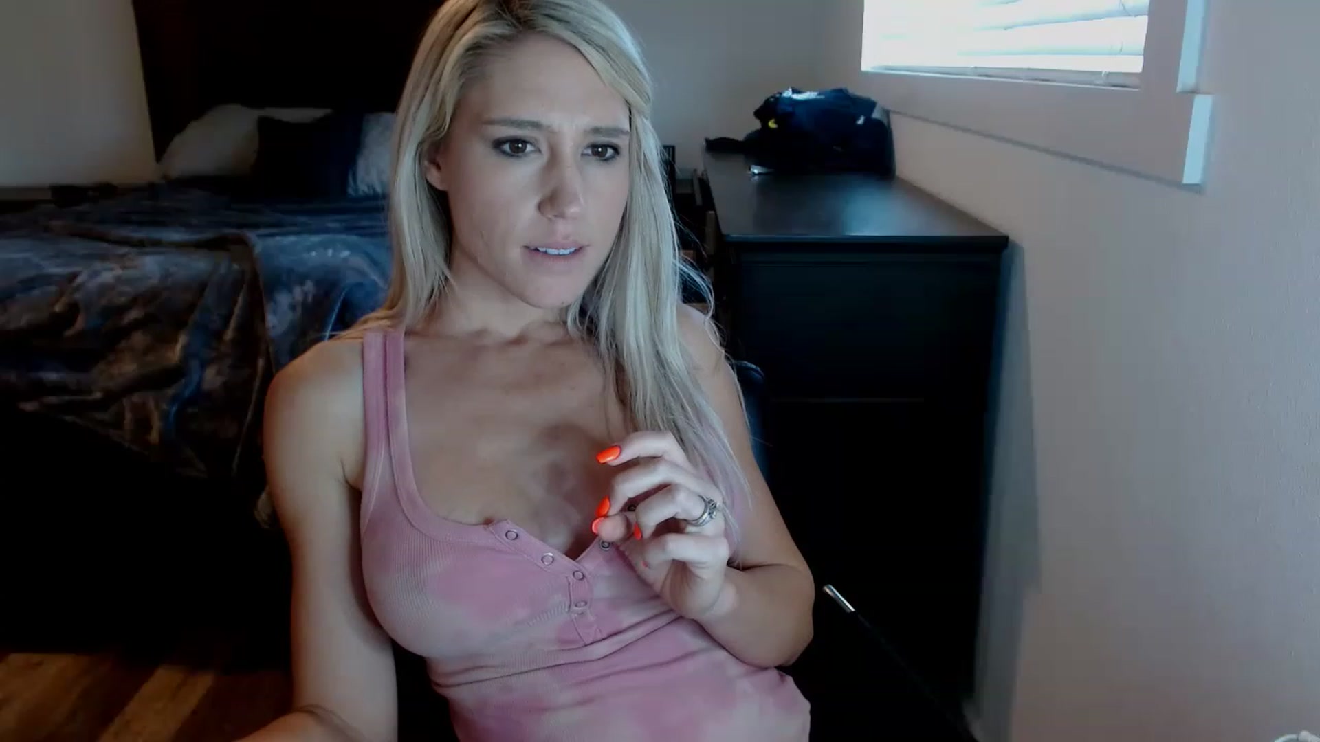 Gallery image thumbnail from blondmilf92's myfreecams stream on, 11/17/2022, 22:05 image 1 of 20