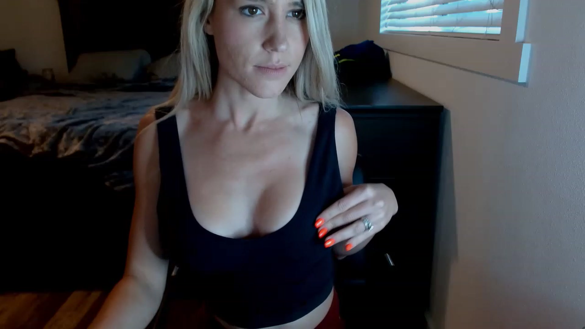 Gallery image thumbnail from blondmilf92's myfreecams stream on, 11/20/2022, 24:56 image 14 of 20