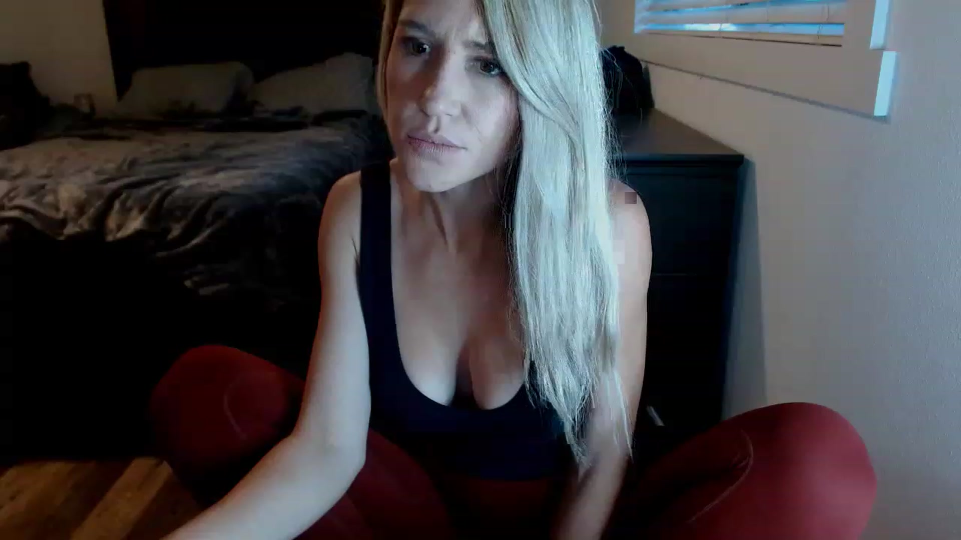 Gallery image thumbnail from blondmilf92's myfreecams stream on, 11/20/2022, 24:56 image 19 of 20