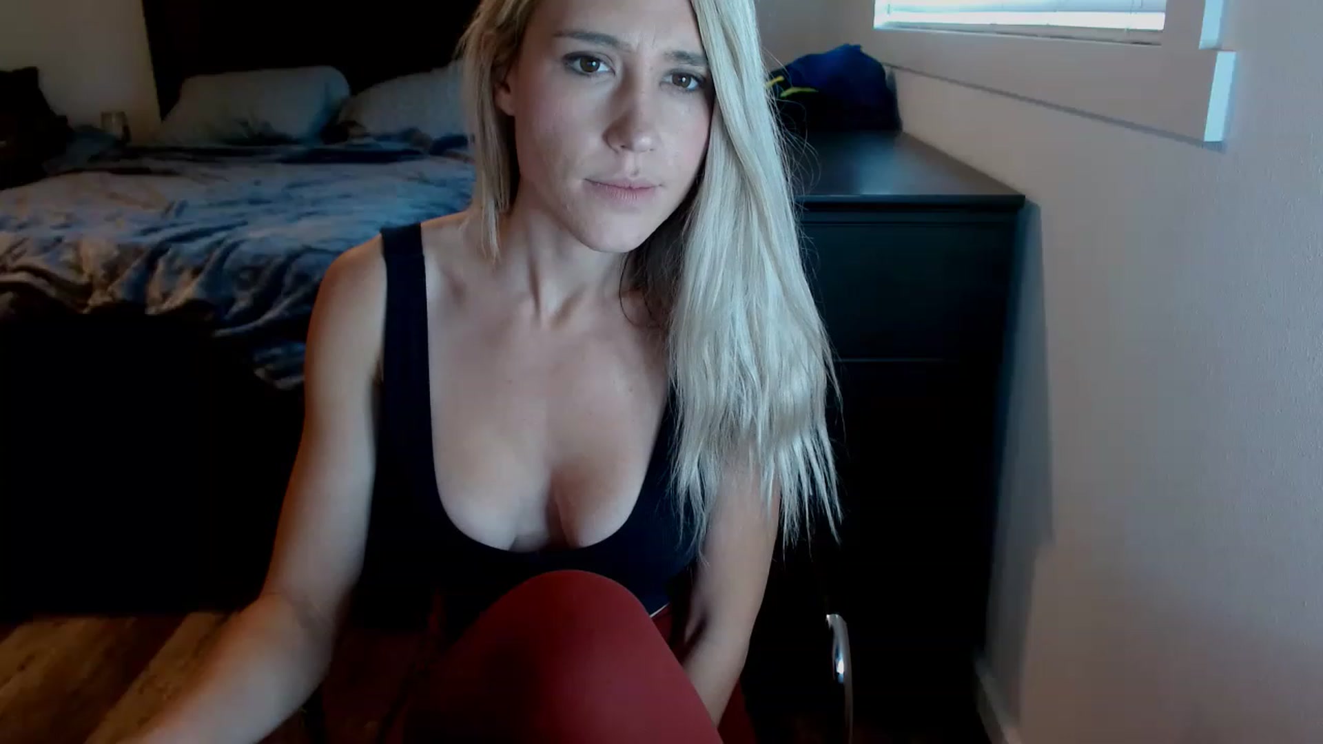 Gallery image thumbnail from blondmilf92's myfreecams stream on, 11/20/2022, 24:56 image 9 of 20