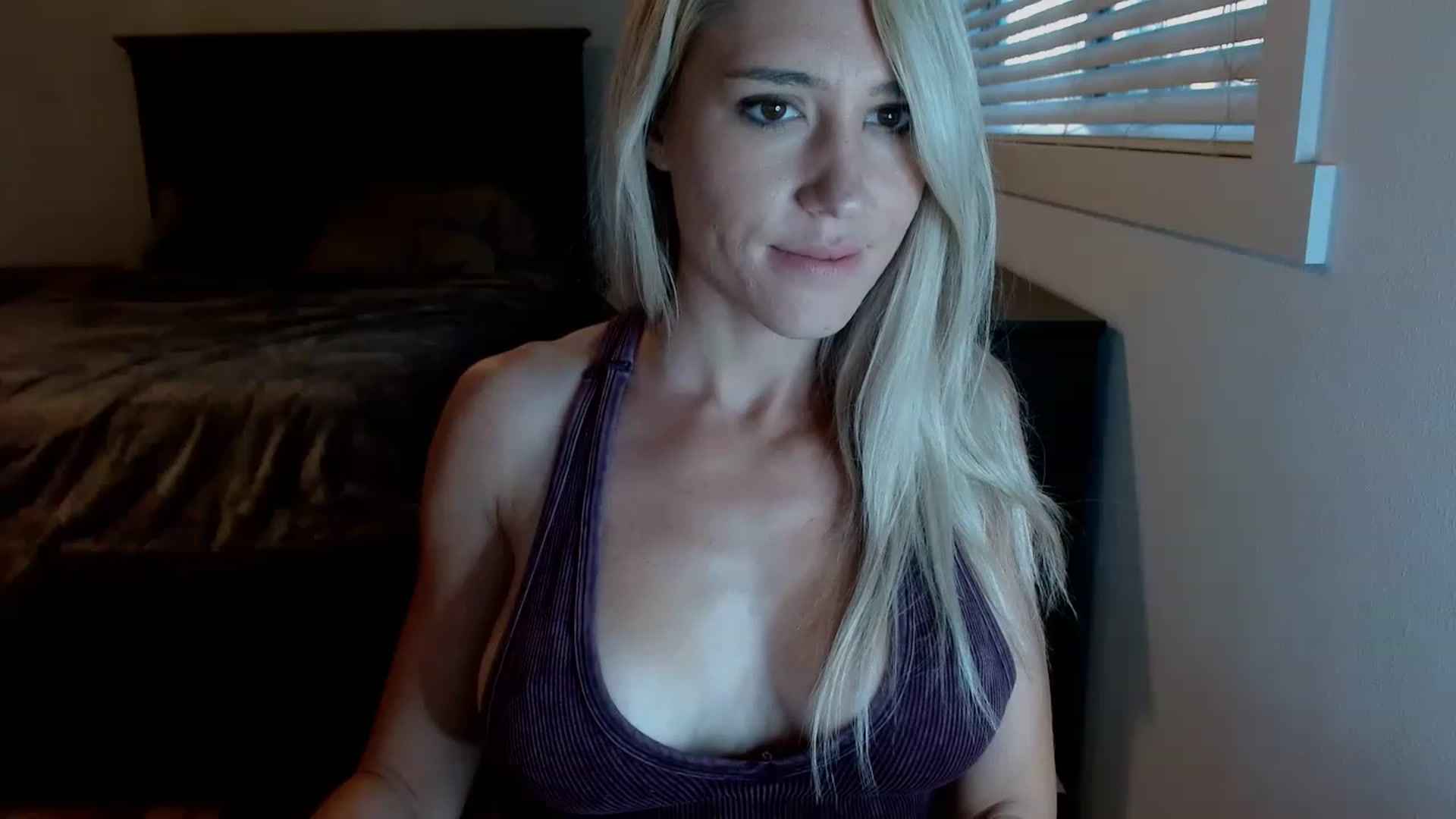 Gallery image thumbnail from blondmilf92's myfreecams stream on, 11/22/2022, 24:54 image 5 of 20