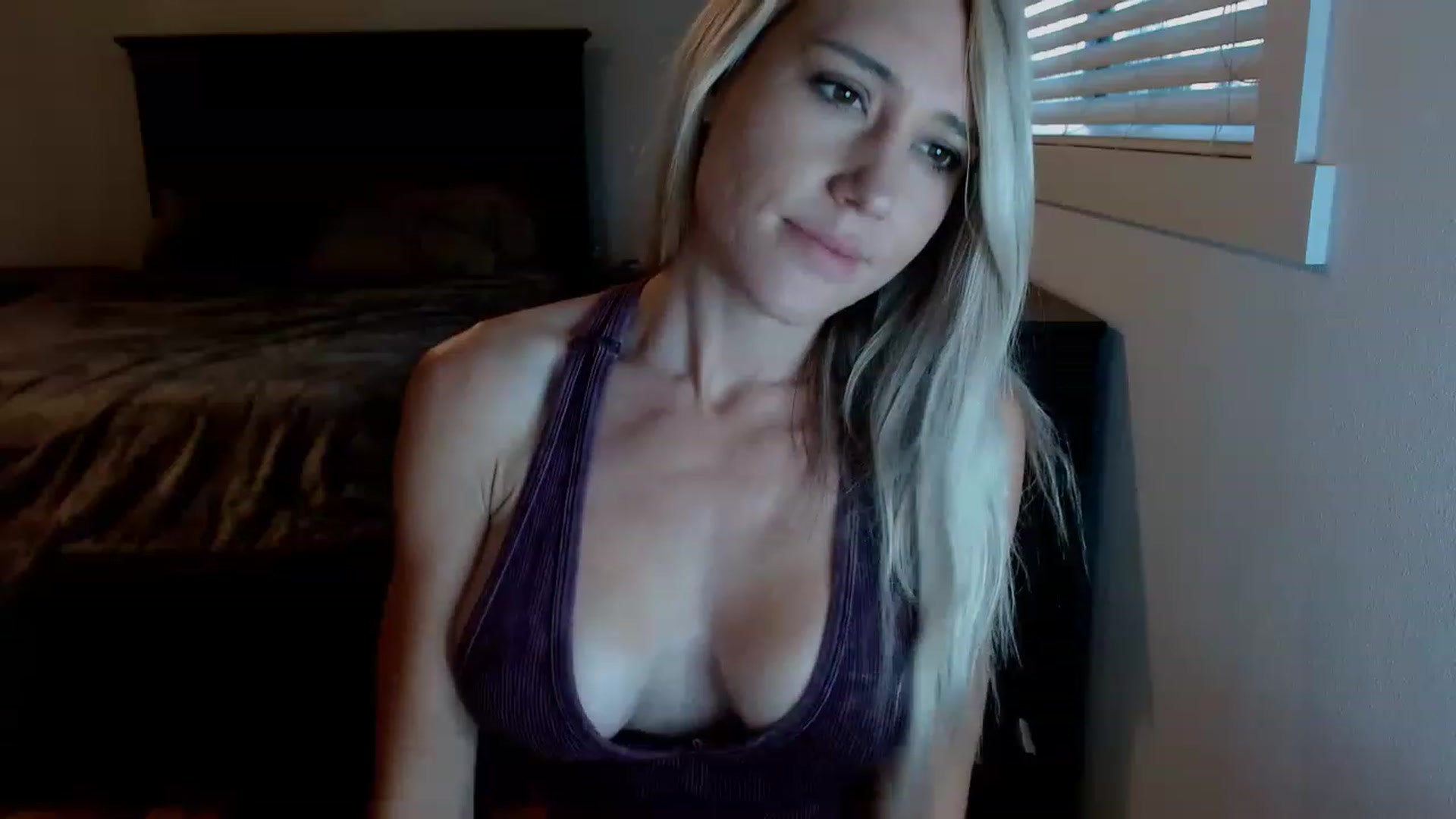 Gallery image thumbnail from blondmilf92's myfreecams stream on, 11/22/2022, 24:54 image 3 of 20