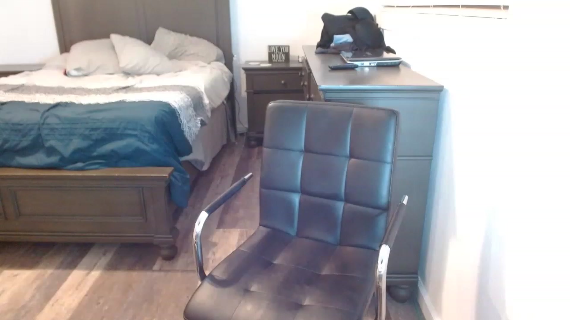 Gallery image thumbnail from blondmilf92's myfreecams stream on, 12/01/2022, 08:17 image 8 of 20