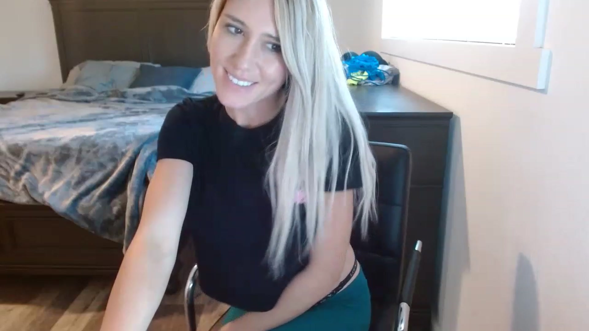 Gallery image thumbnail from blondmilf92's myfreecams stream on, 11/24/2022, 24:52 image 15 of 20