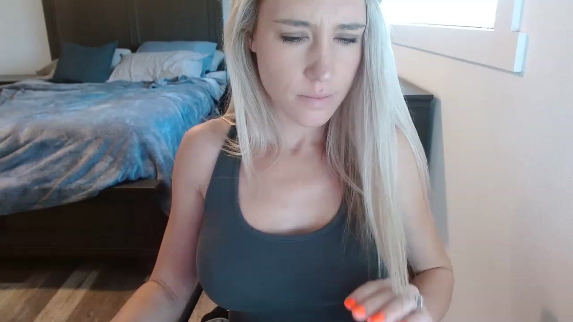 Gallery image thumbnail from blondmilf92's myfreecams stream on, 11/26/2022, 20:34 image 16 of 20