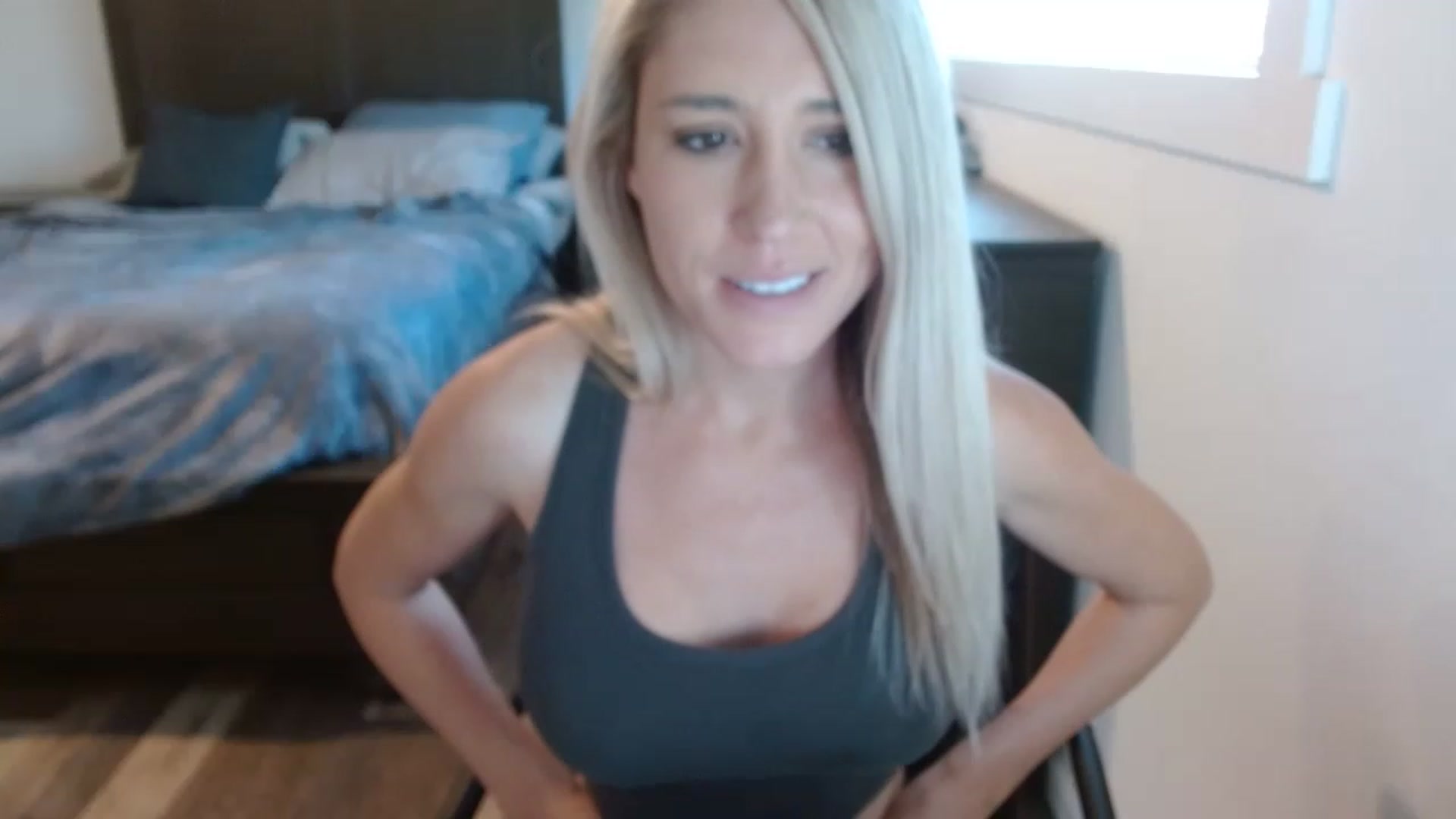 Gallery image thumbnail from blondmilf92's myfreecams stream on, 11/26/2022, 20:34 image 15 of 20