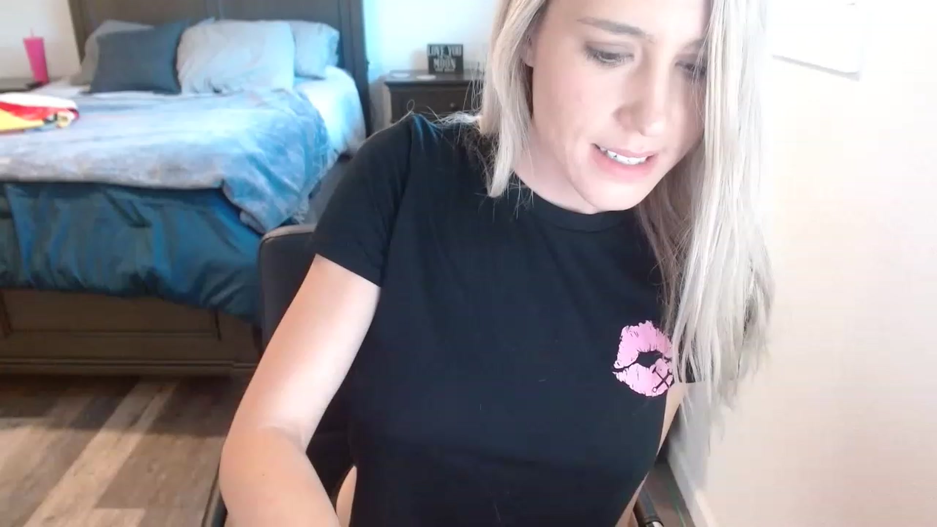 Gallery image thumbnail from blondmilf92's myfreecams stream on, 11/28/2022, 24:08 image 1 of 20