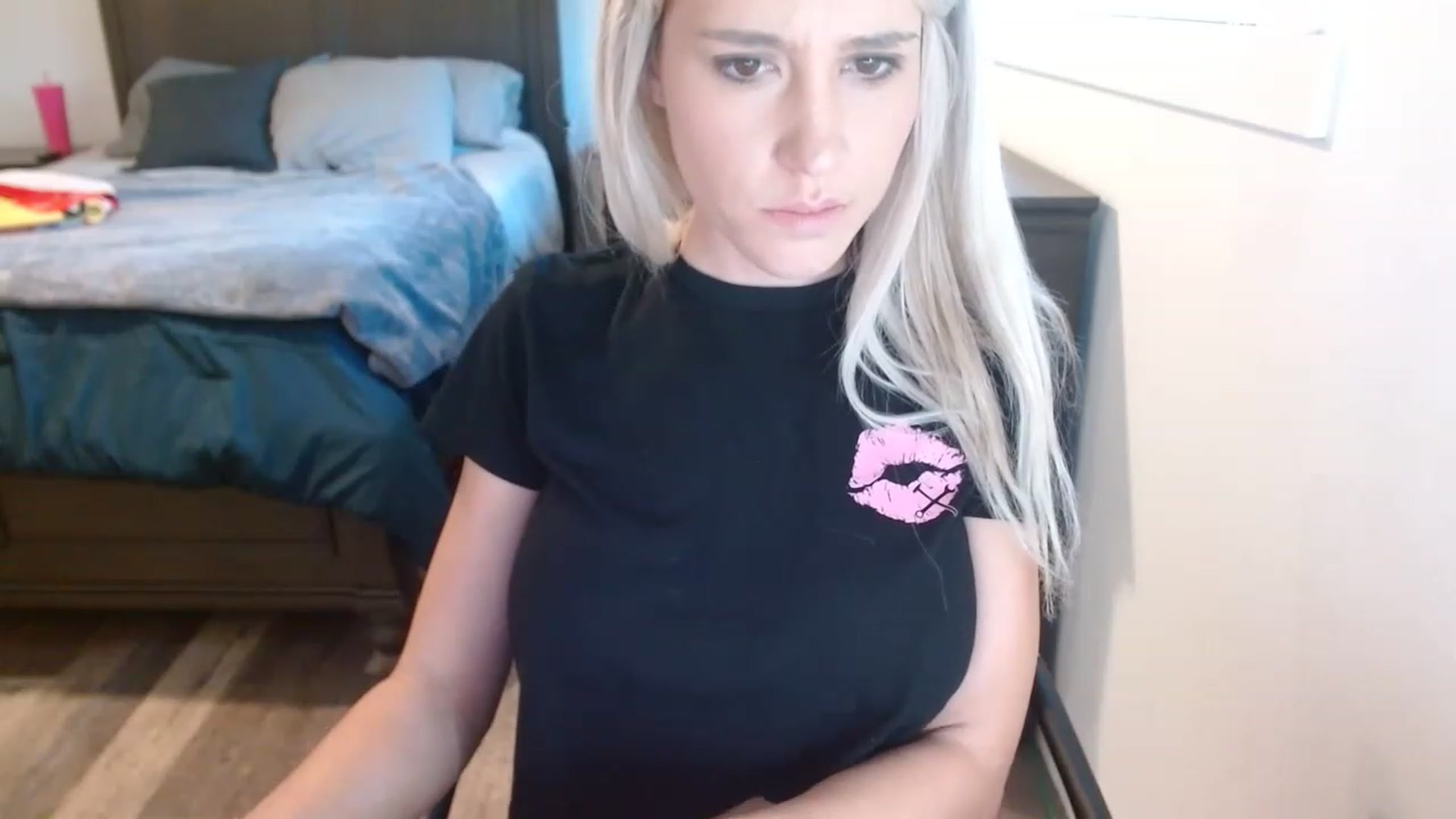 Gallery image thumbnail from blondmilf92's myfreecams stream on, 11/28/2022, 24:08 image 18 of 20