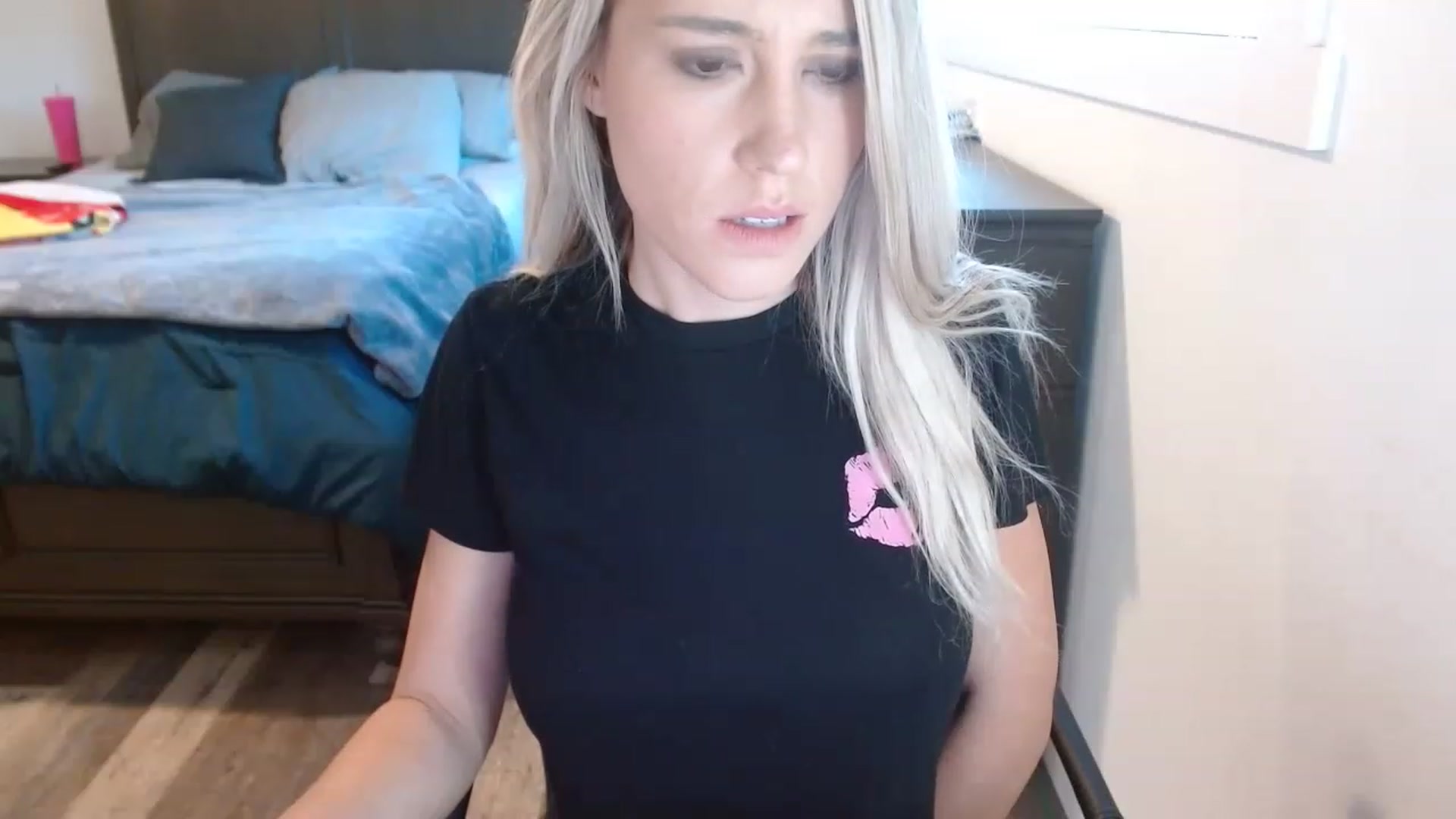 Gallery image thumbnail from blondmilf92's myfreecams stream on, 11/28/2022, 24:08 image 8 of 20