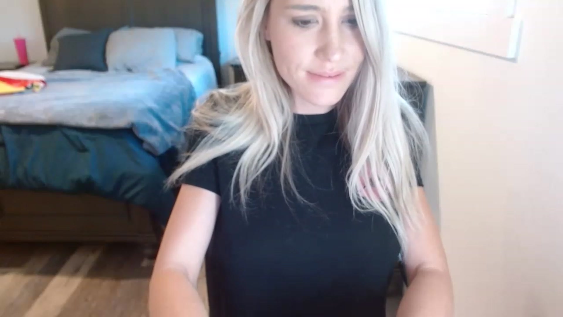Gallery image thumbnail from blondmilf92's myfreecams stream on, 11/28/2022, 24:08 image 13 of 20