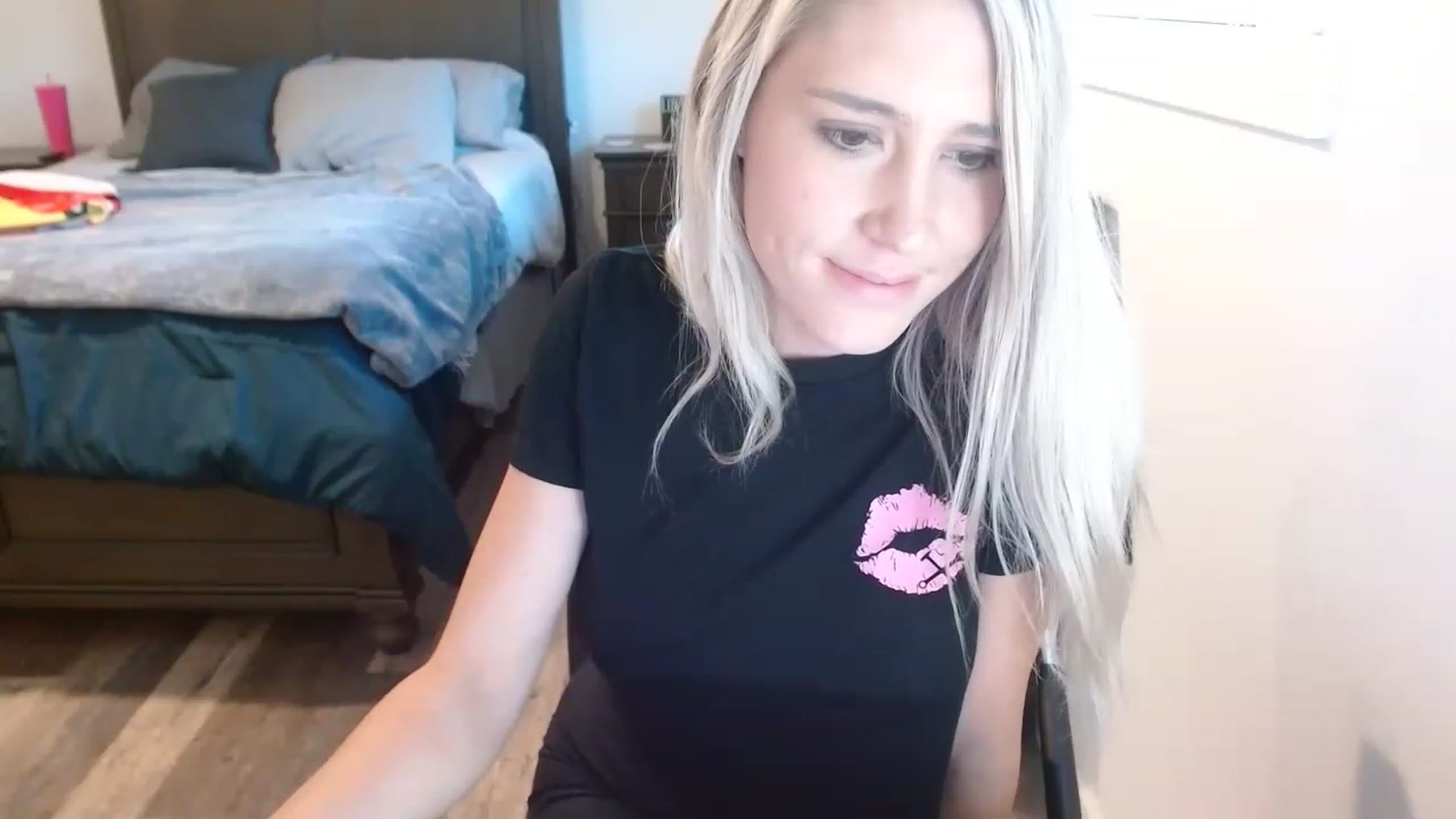 Gallery image thumbnail from blondmilf92's myfreecams stream on, 11/28/2022, 24:08 image 20 of 20