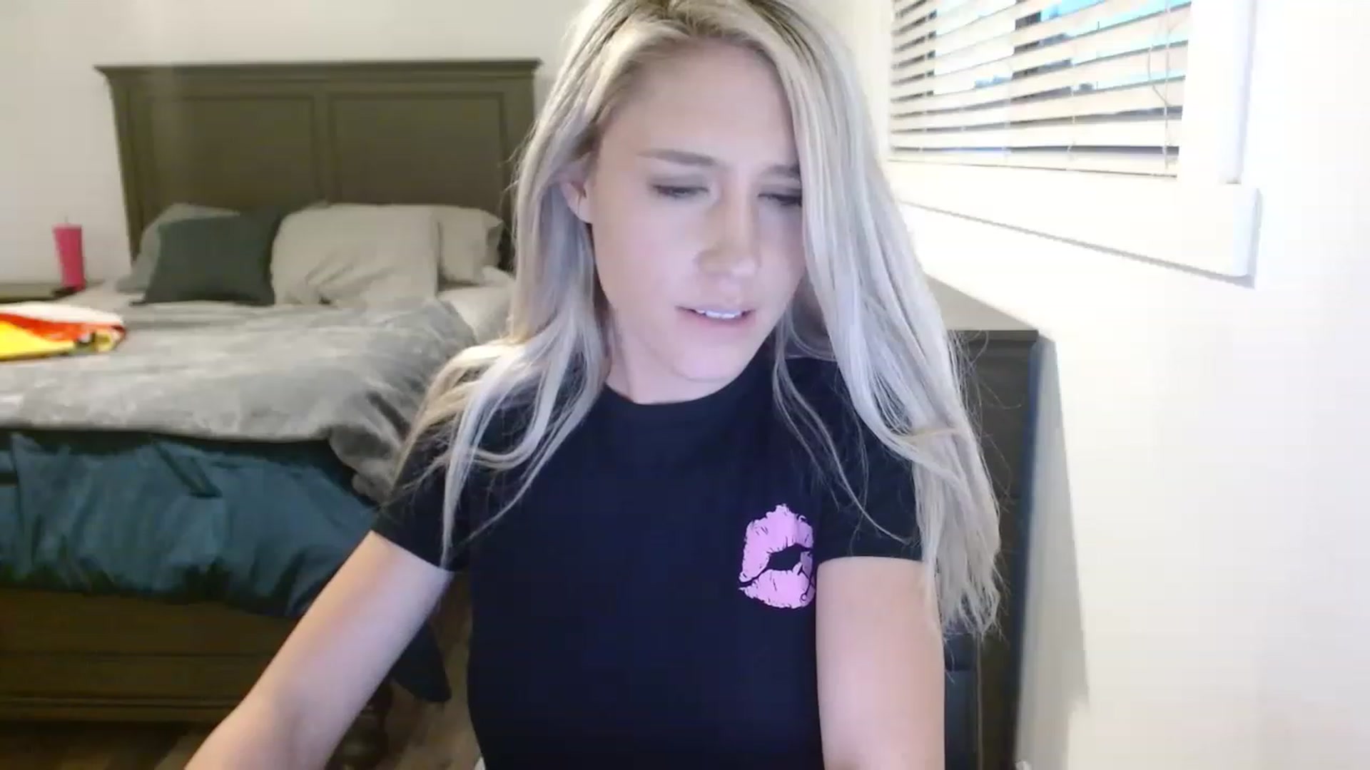 Gallery image thumbnail from blondmilf92's myfreecams stream on, 11/28/2022, 01:32 image 11 of 20