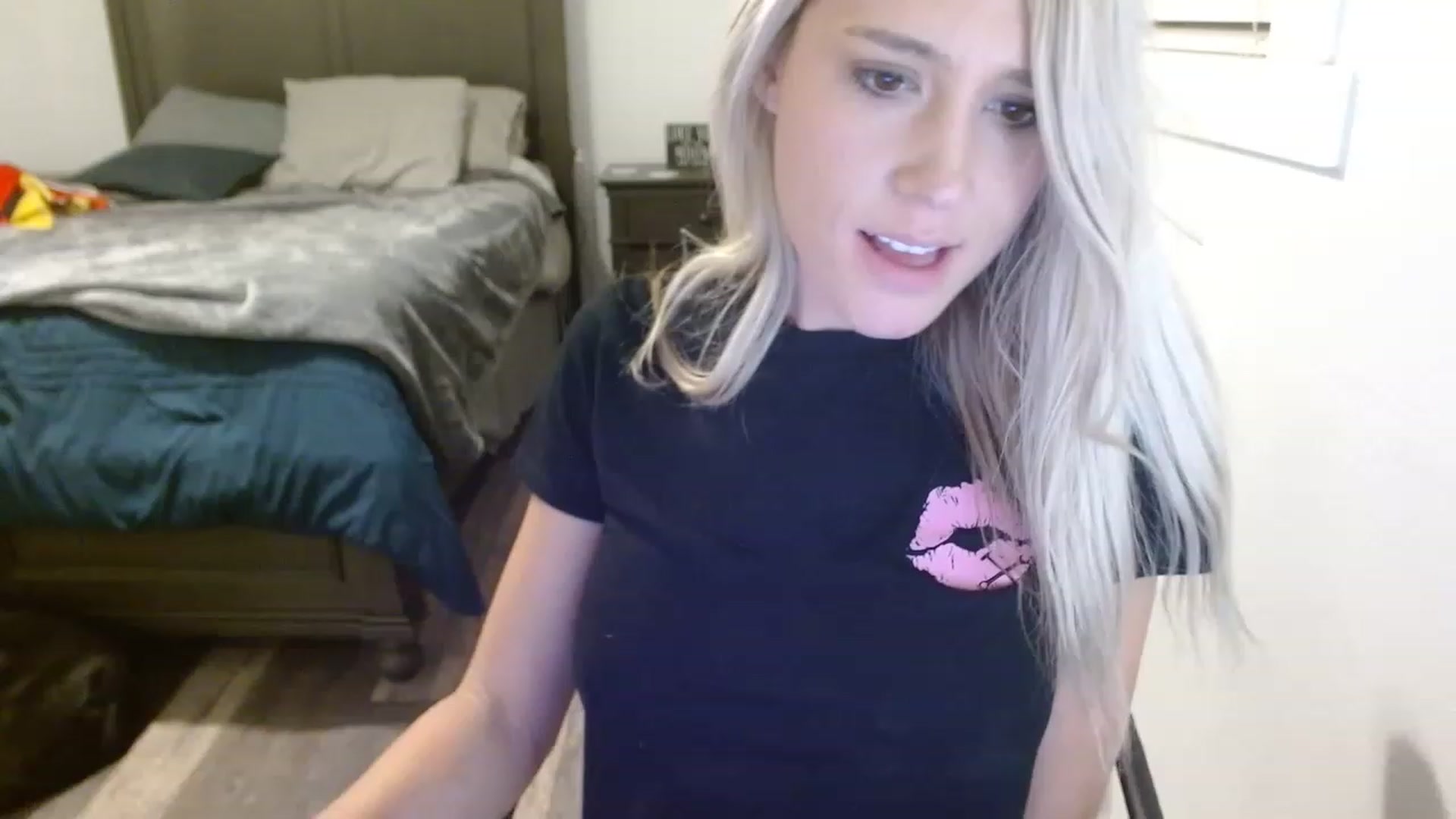 Gallery image thumbnail from blondmilf92's myfreecams stream on, 11/28/2022, 06:04 image 5 of 20