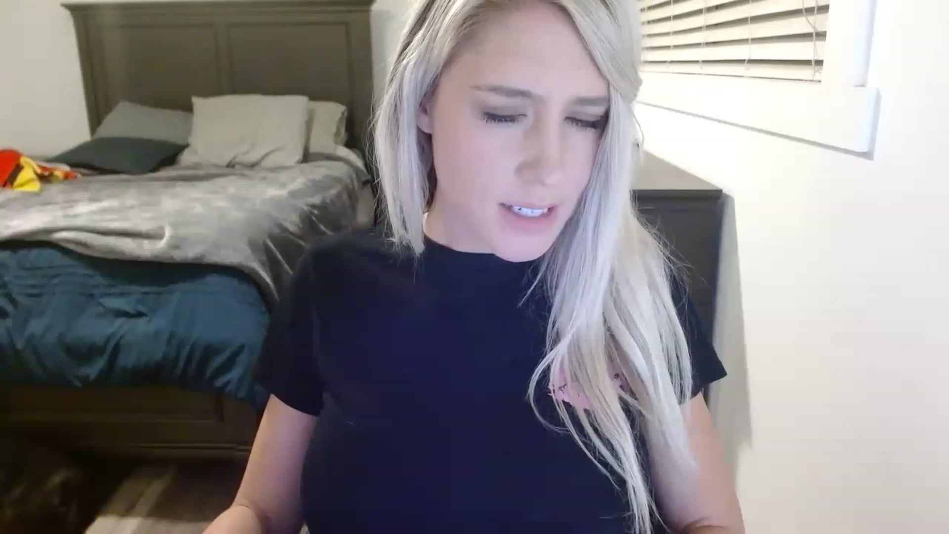Gallery image thumbnail from blondmilf92's myfreecams stream on, 11/28/2022, 06:04 image 1 of 20