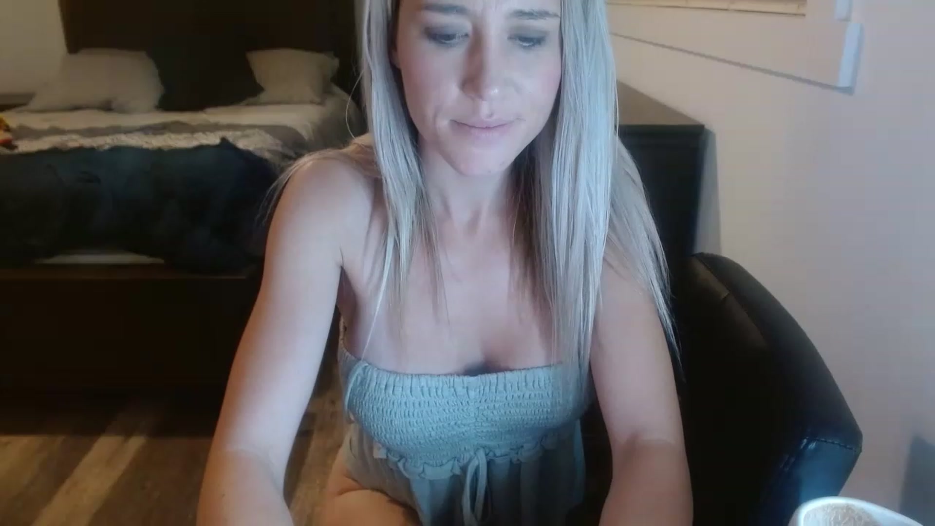 Gallery image thumbnail from blondmilf92's myfreecams stream on, 12/02/2022, 06:10 image 3 of 20