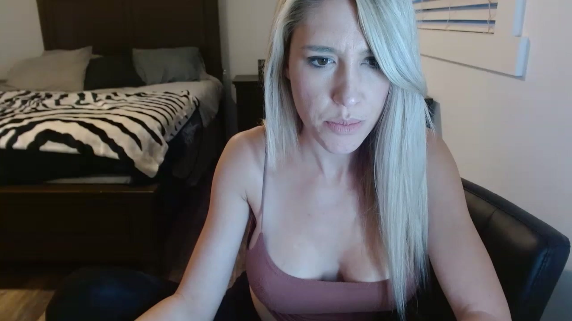 Gallery image thumbnail from blondmilf92's myfreecams stream on, 12/04/2022, 01:03 image 15 of 20