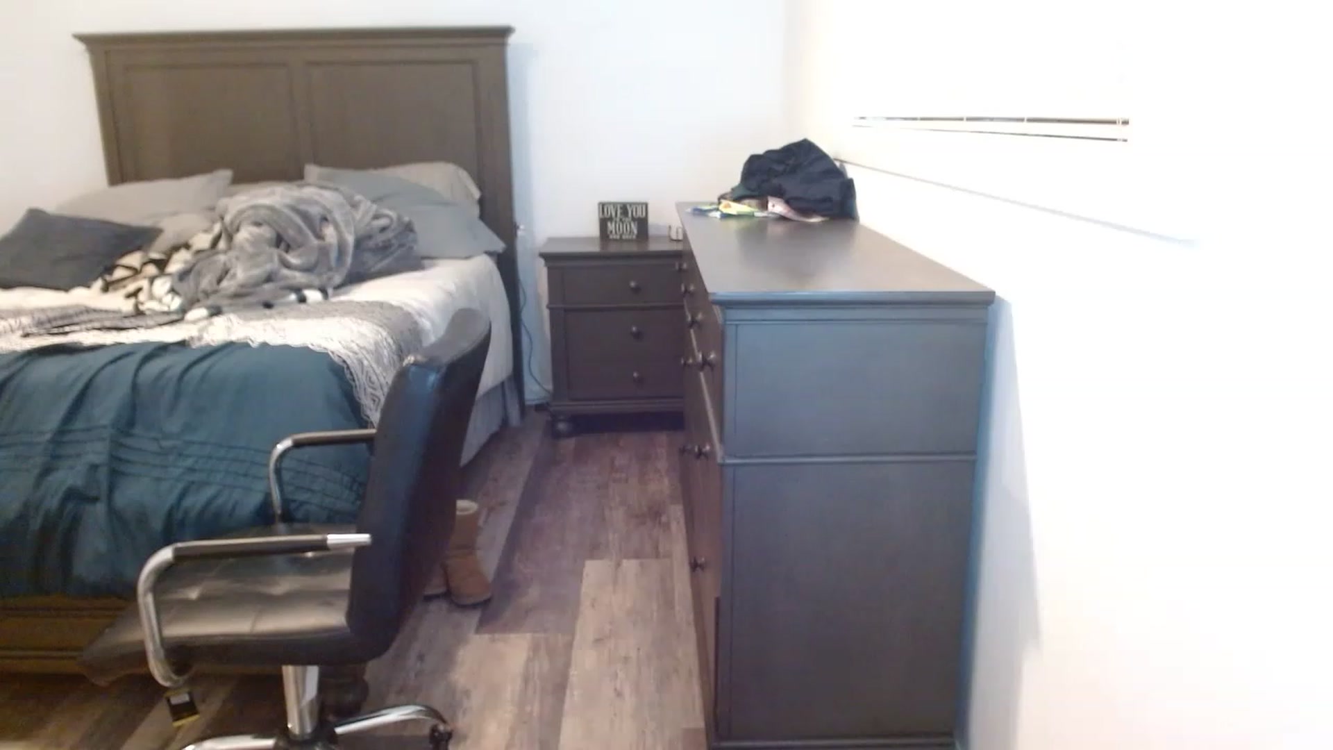 Gallery image thumbnail from blondmilf92's myfreecams stream on, 12/05/2022, 24:27 image 20 of 20