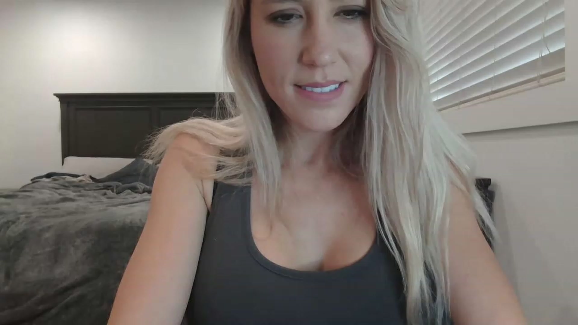 Gallery image thumbnail from blondmilf92's myfreecams stream on, 12/12/2022, 01:08 image 1 of 20