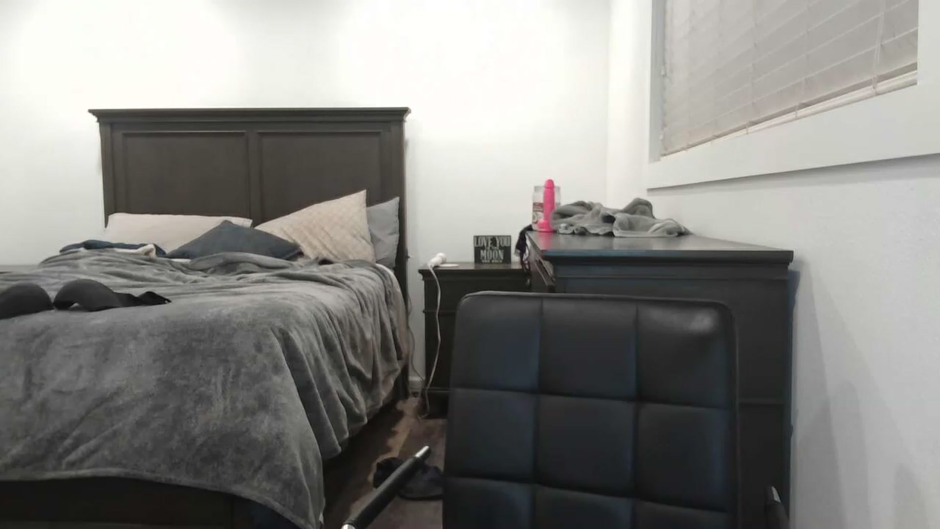Gallery image thumbnail from blondmilf92's myfreecams stream on, 12/12/2022, 01:08 image 20 of 20