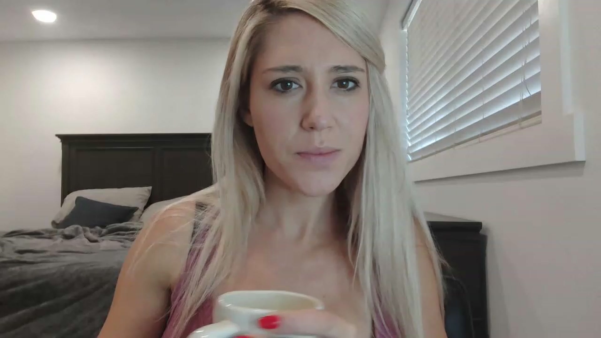 Gallery image thumbnail from blondmilf92's myfreecams stream on, 12/12/2022, 19:21 image 2 of 20