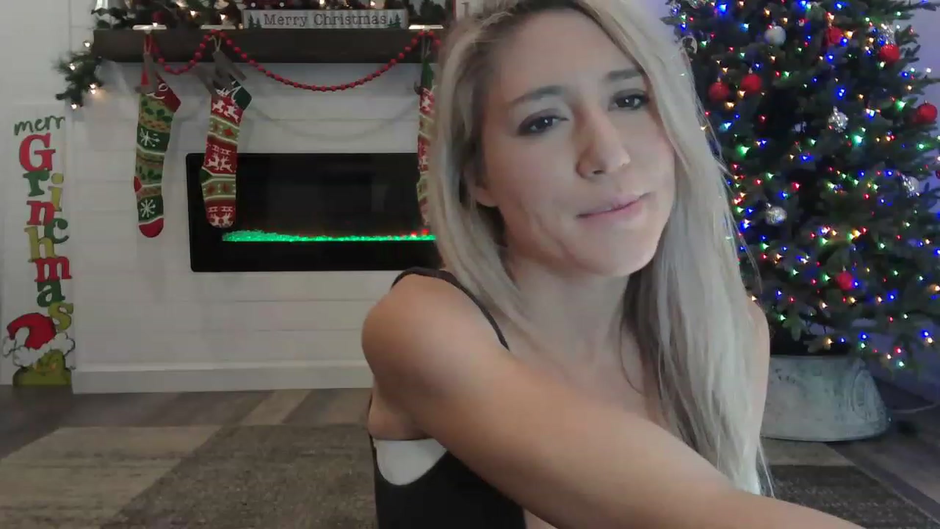 Gallery image thumbnail from blondmilf92's myfreecams stream on, 12/15/2022, 19:32 image 13 of 20