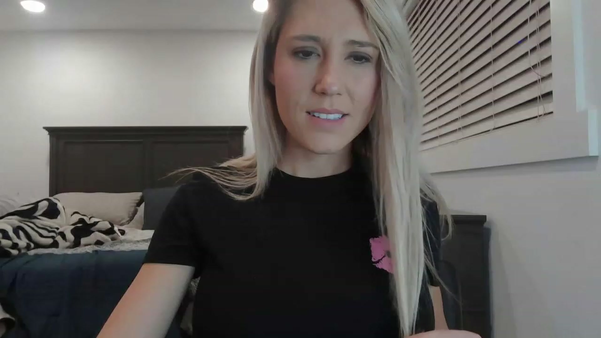 Gallery image thumbnail from blondmilf92's myfreecams stream on, 12/16/2022, 04:46 image 14 of 20