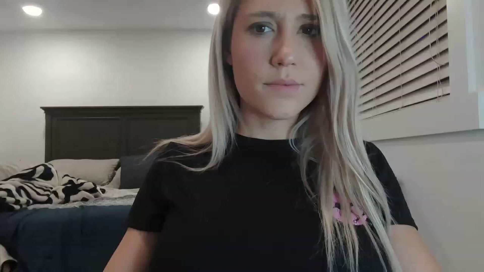 Gallery image thumbnail from blondmilf92's myfreecams stream on, 12/16/2022, 04:46 image 20 of 20