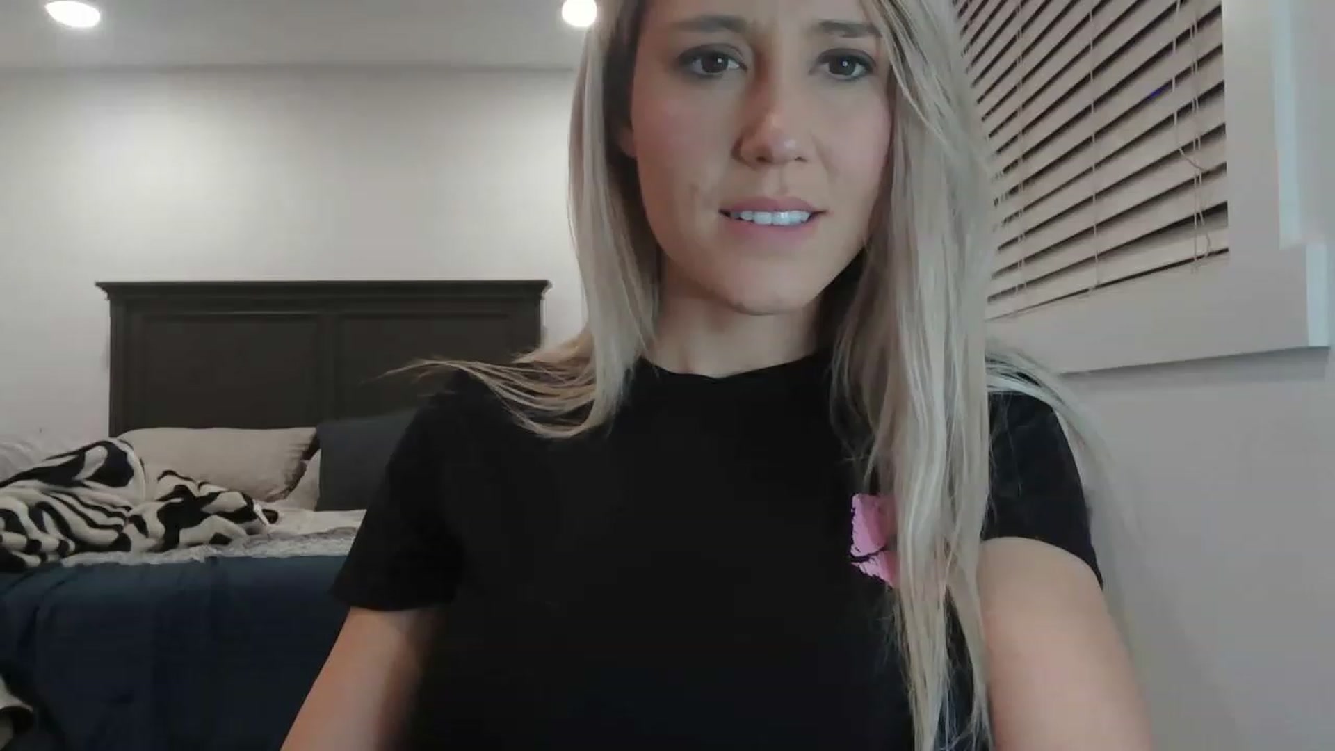 Gallery image thumbnail from blondmilf92's myfreecams stream on, 12/16/2022, 04:46 image 15 of 20