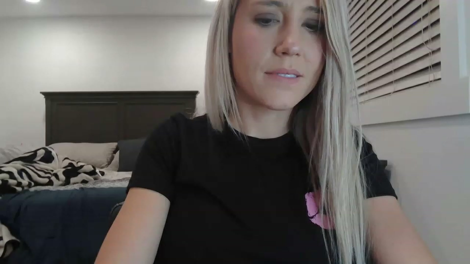 Gallery image thumbnail from blondmilf92's myfreecams stream on, 12/16/2022, 06:19 image 1 of 20