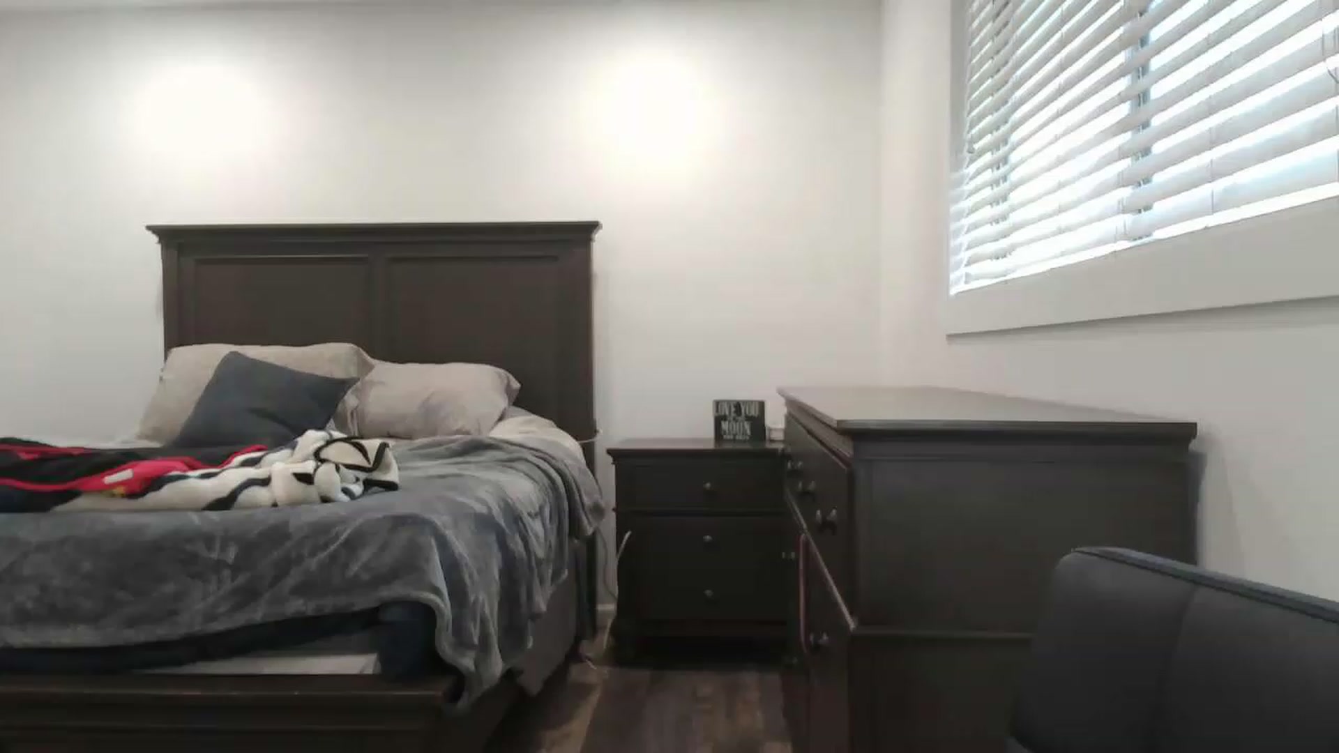 Gallery image thumbnail from blondmilf92's myfreecams stream on, 12/19/2022, 21:31 image 2 of 20
