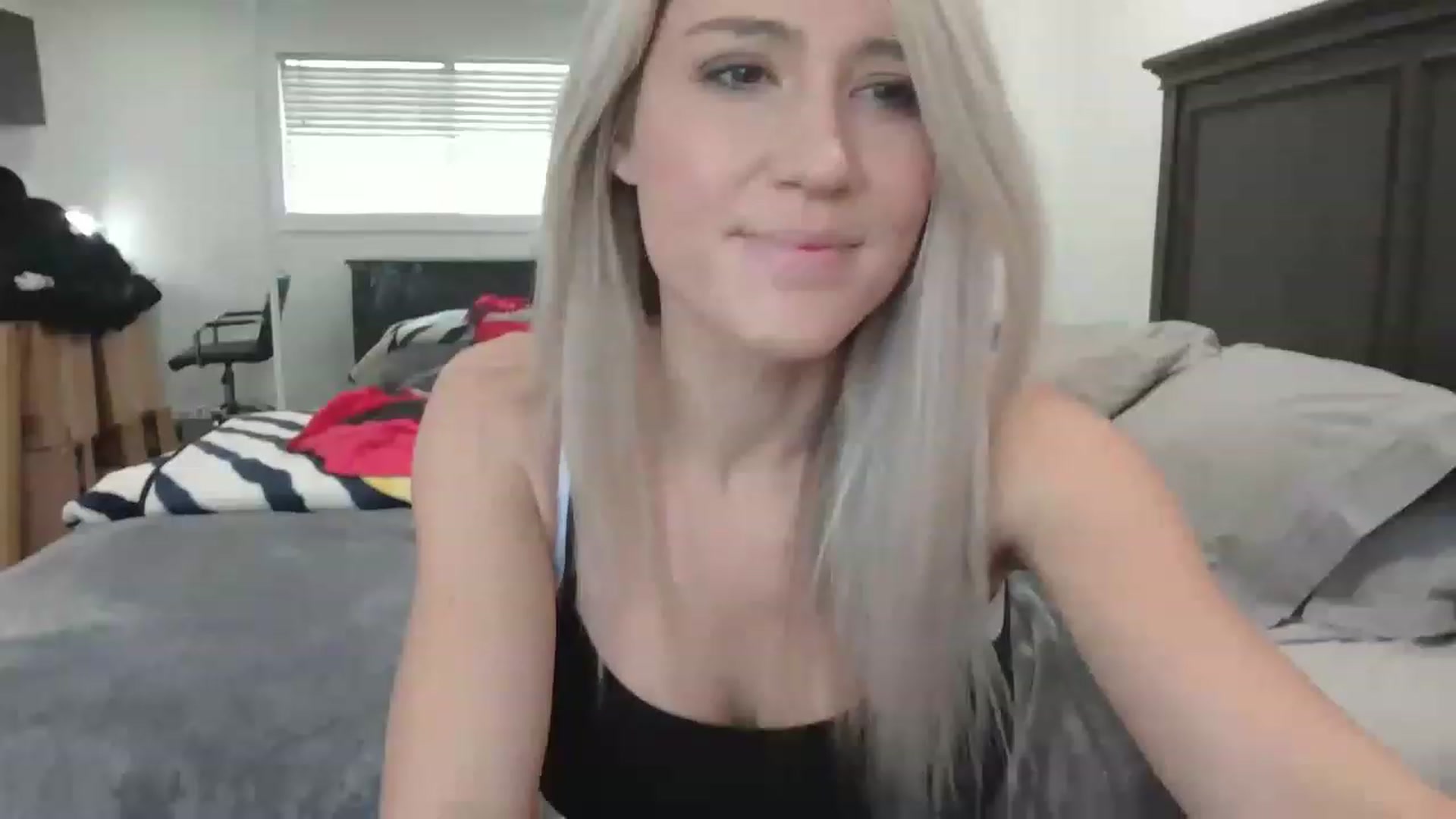 Gallery image thumbnail from blondmilf92's myfreecams stream on, 12/23/2022, 18:56 image 6 of 20