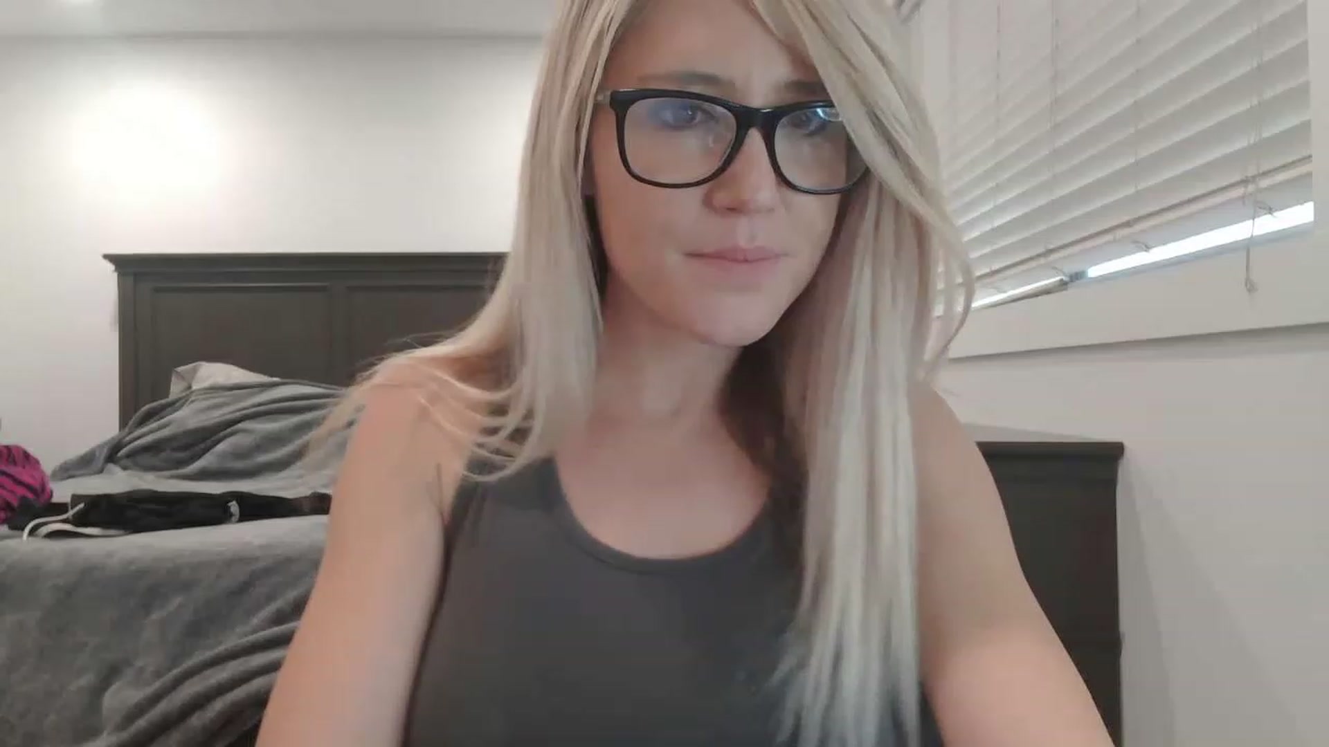 Gallery image thumbnail from blondmilf92's myfreecams stream on, 01/10/2023, 24:35 image 14 of 20