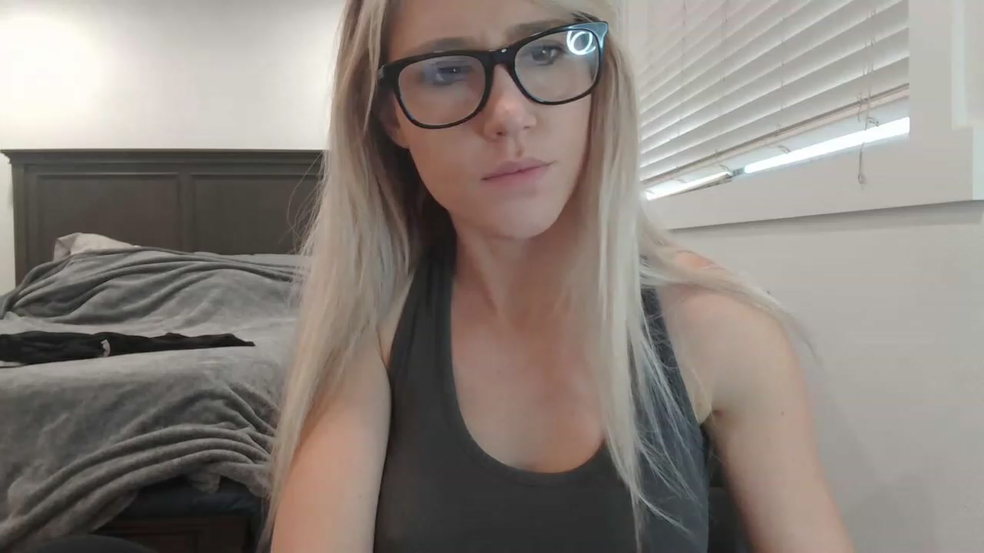 Gallery image thumbnail from blondmilf92's myfreecams stream on, 01/10/2023, 24:35 image 6 of 20