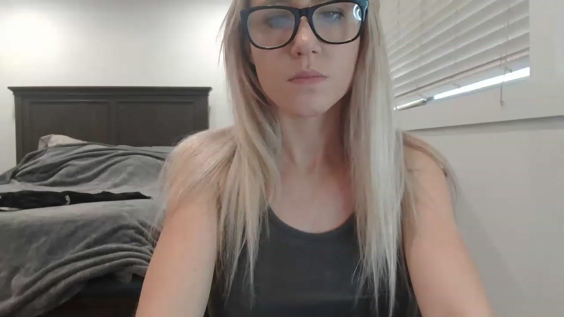 Gallery image thumbnail from blondmilf92's myfreecams stream on, 01/10/2023, 24:35 image 10 of 20