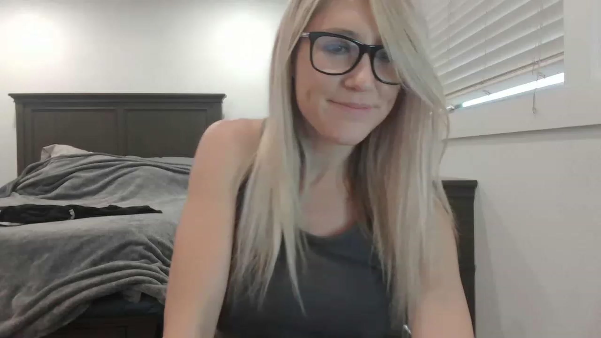 Gallery image thumbnail from blondmilf92's myfreecams stream on, 01/10/2023, 24:35 image 9 of 20