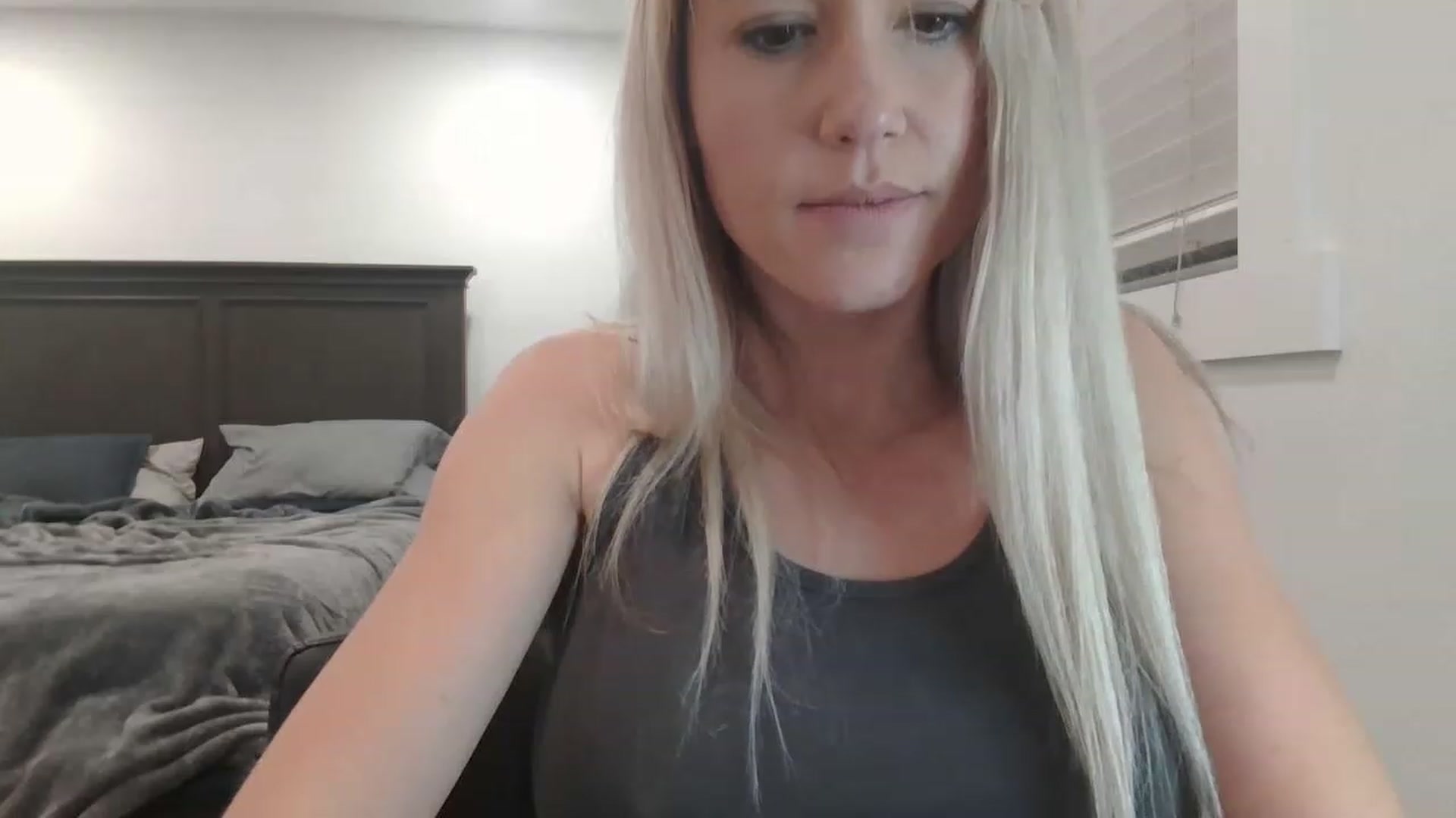 Gallery image thumbnail from blondmilf92's myfreecams stream on, 01/10/2023, 06:45 image 14 of 20