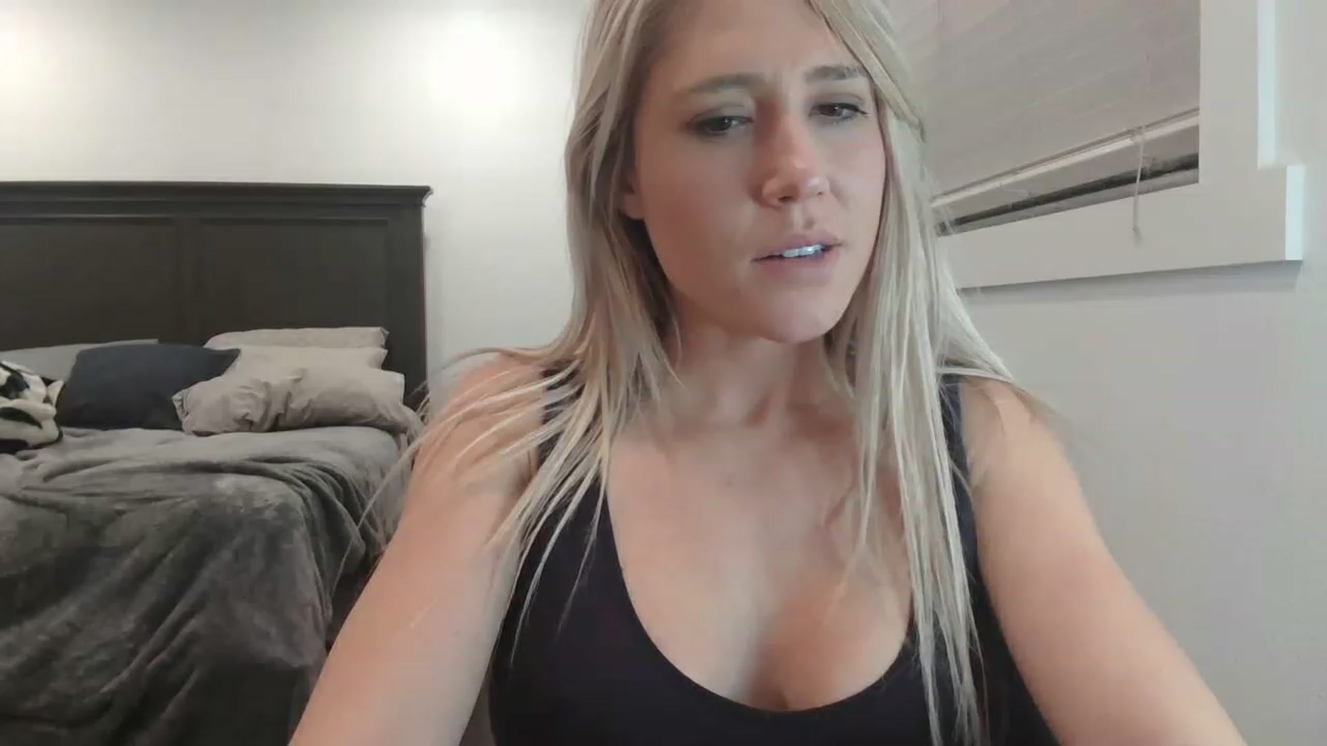Gallery image thumbnail from blondmilf92's myfreecams stream on, 01/20/2023, 06:02 image 11 of 20
