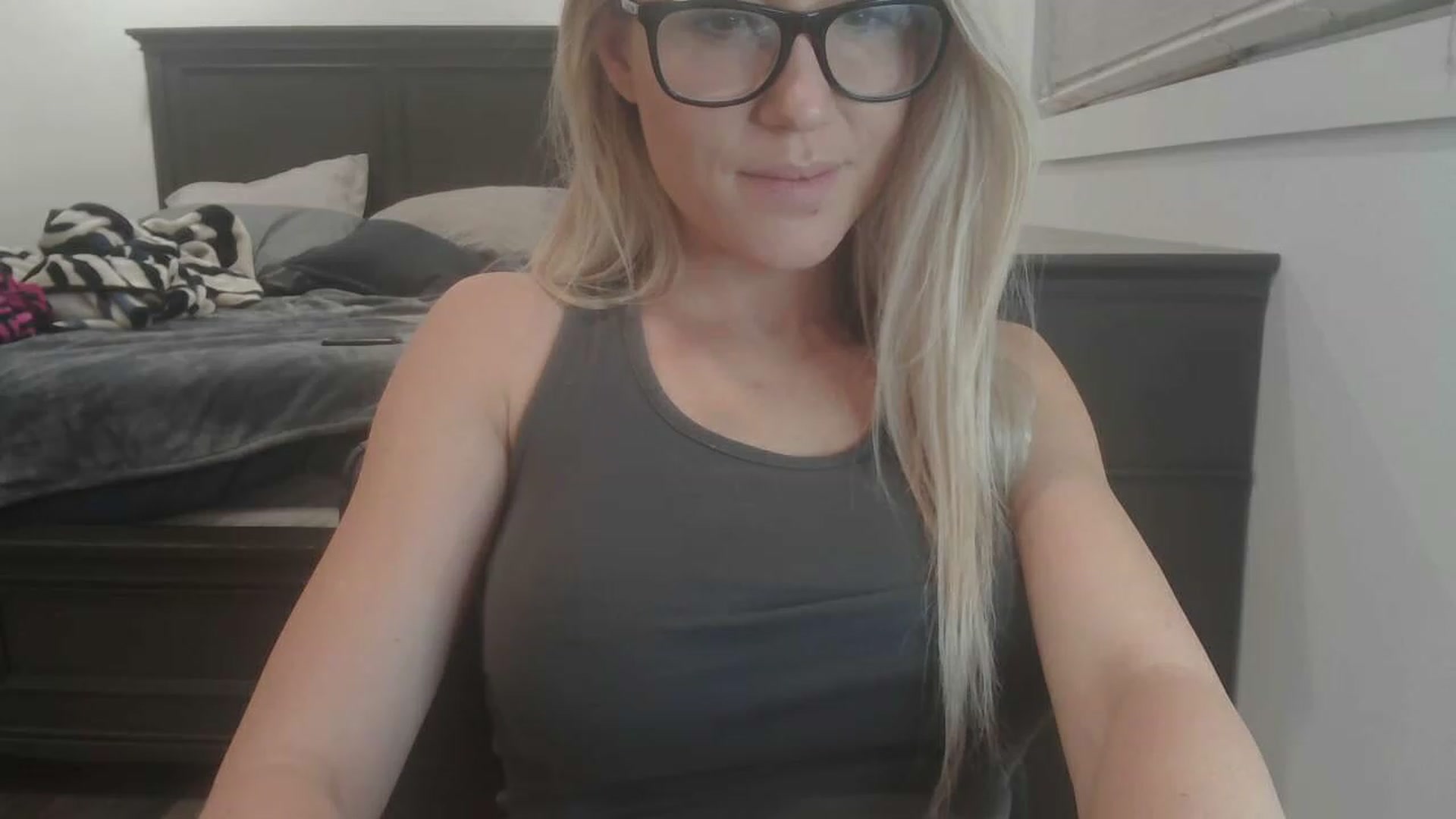 Gallery image thumbnail from blondmilf92's myfreecams stream on, 01/22/2023, 04:45 image 15 of 20