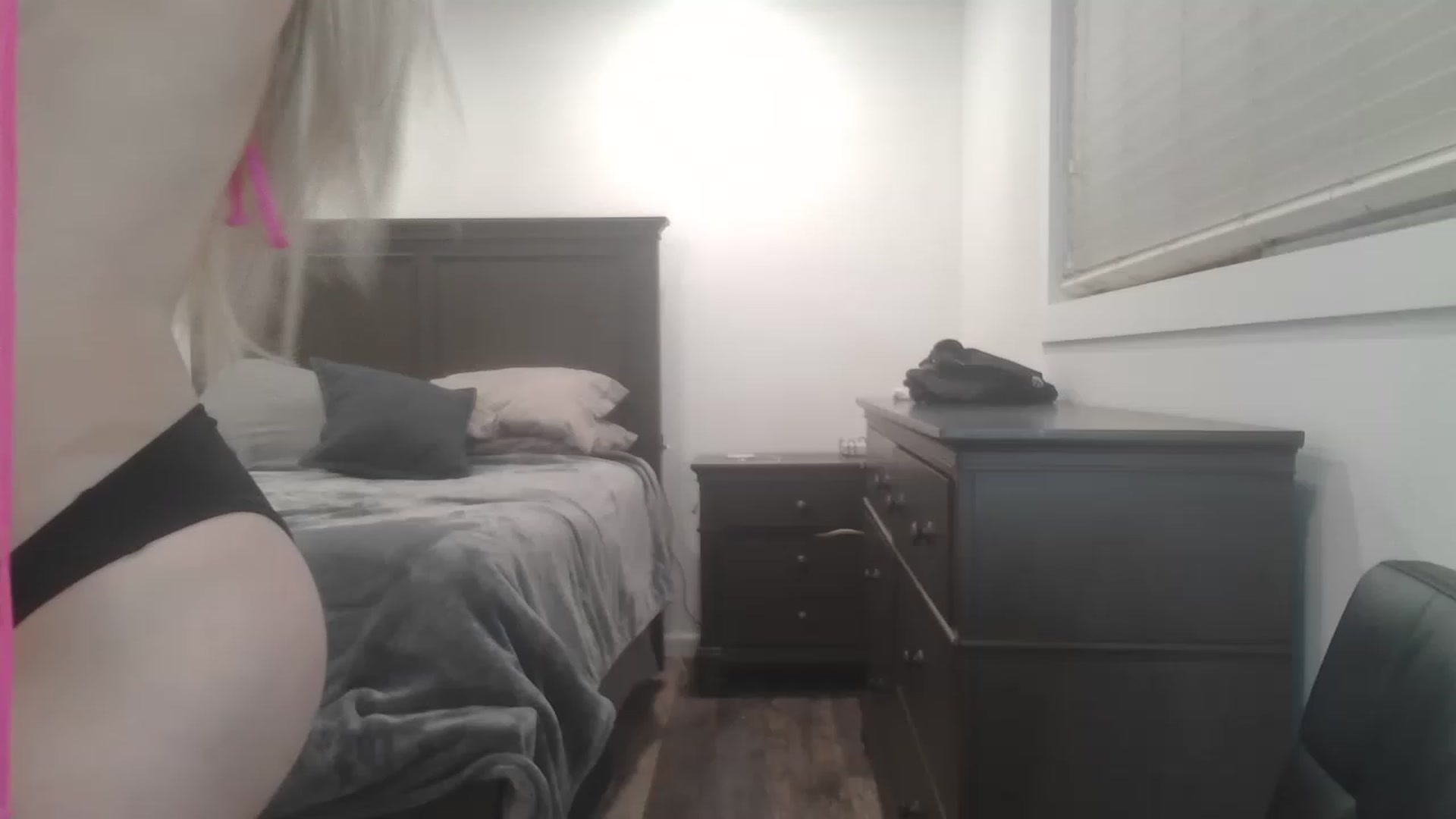 Gallery image thumbnail from blondmilf92's myfreecams stream on, 01/26/2023, 06:49 image 7 of 20