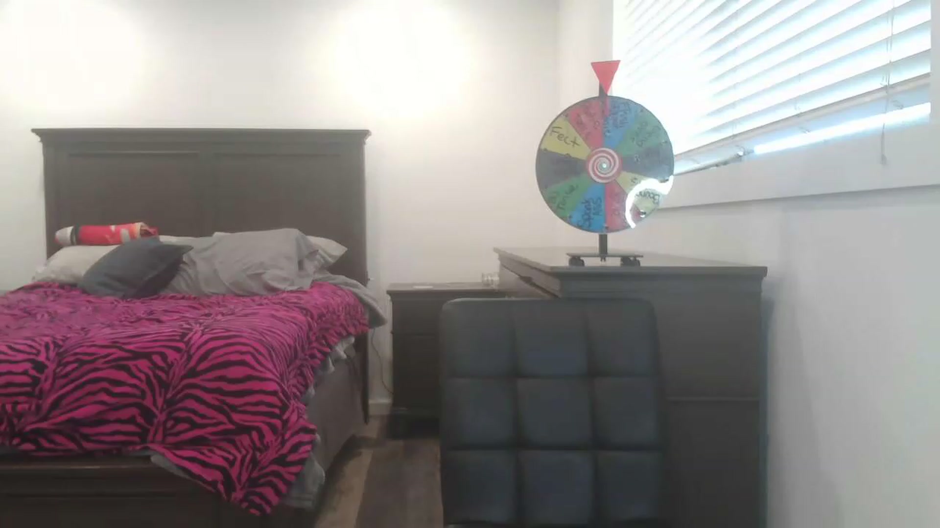 Gallery image thumbnail from blondmilf92's myfreecams stream on, 01/27/2023, 20:52 image 4 of 20