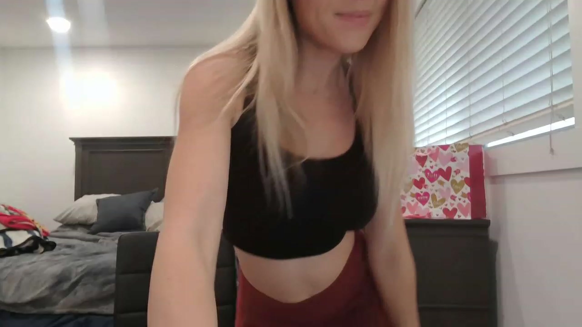 Gallery image thumbnail from blondmilf92's myfreecams stream on, 02/05/2023, 22:28 image 2 of 20