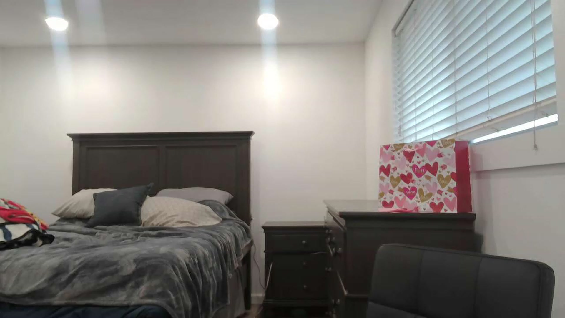 Gallery image thumbnail from blondmilf92's myfreecams stream on, 02/05/2023, 22:28 image 3 of 20