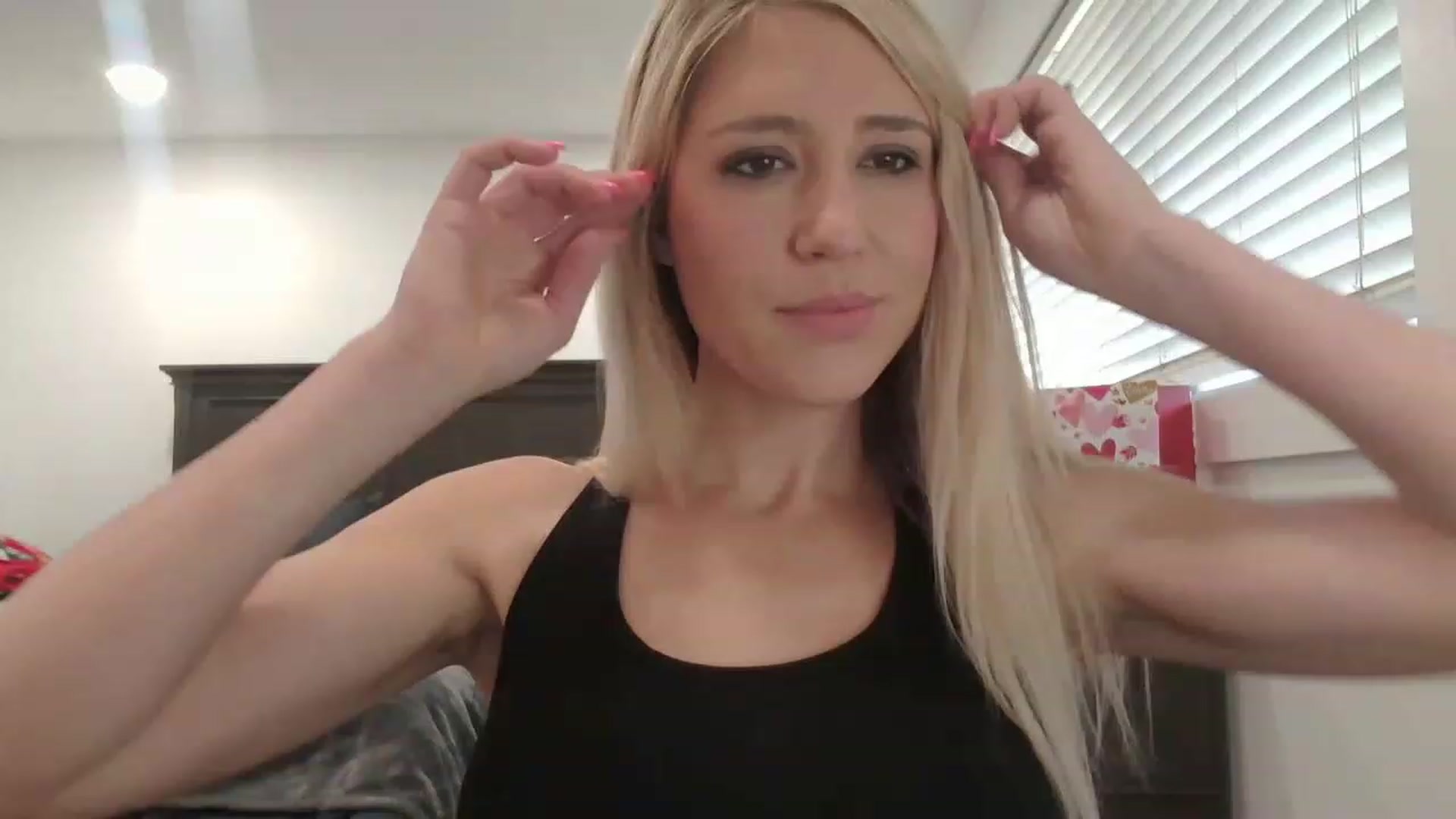 Gallery image thumbnail from blondmilf92's myfreecams stream on, 02/05/2023, 22:28 image 1 of 20