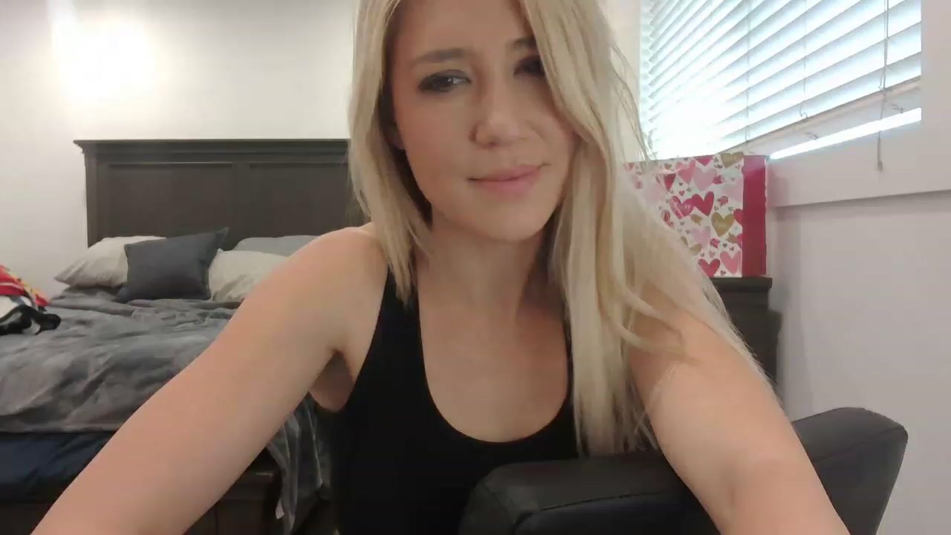 Gallery image thumbnail from blondmilf92's myfreecams stream on, 02/05/2023, 22:28 image 5 of 20