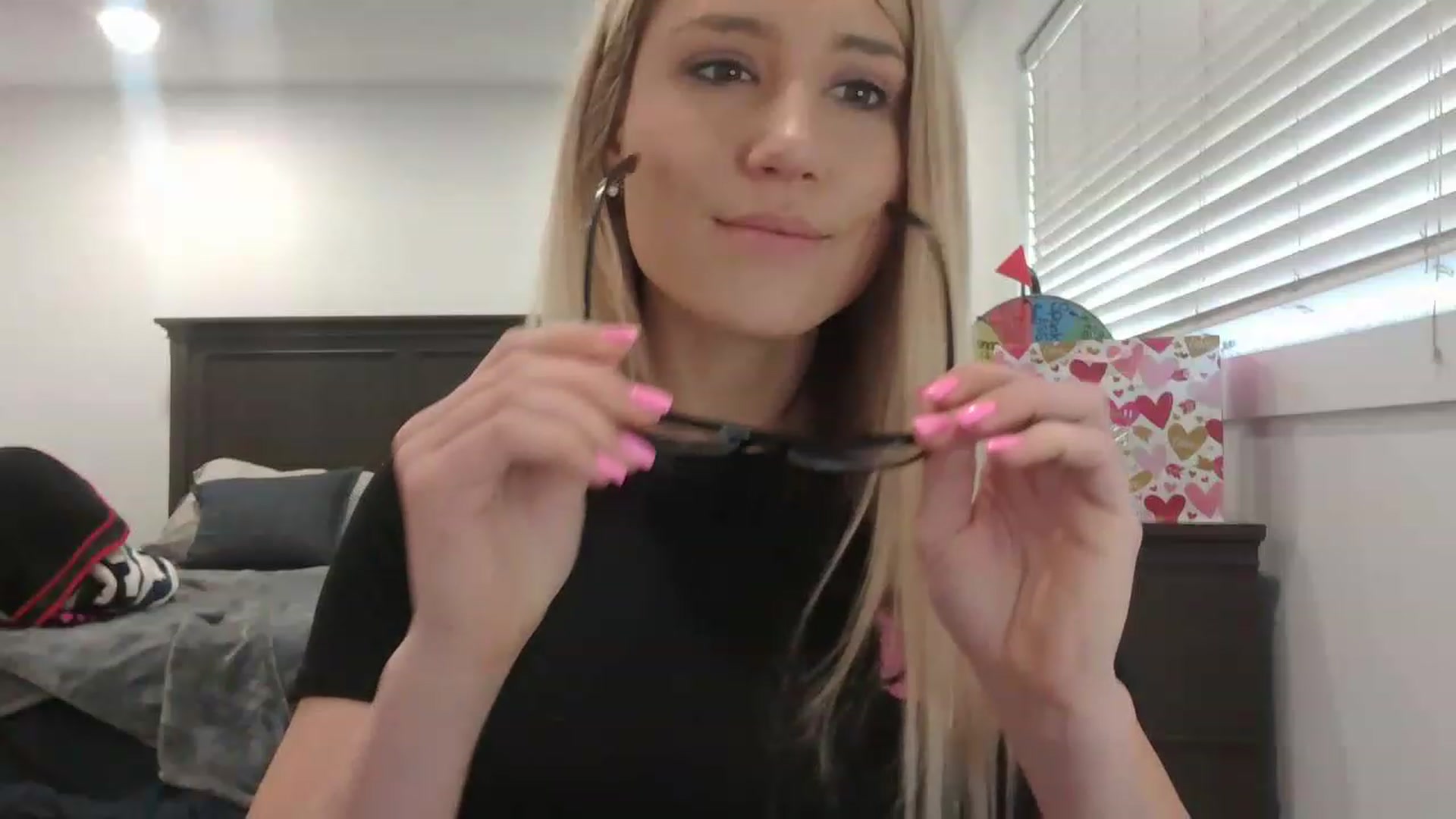 Gallery image thumbnail from blondmilf92's myfreecams stream on, 02/07/2023, 21:01 image 6 of 20