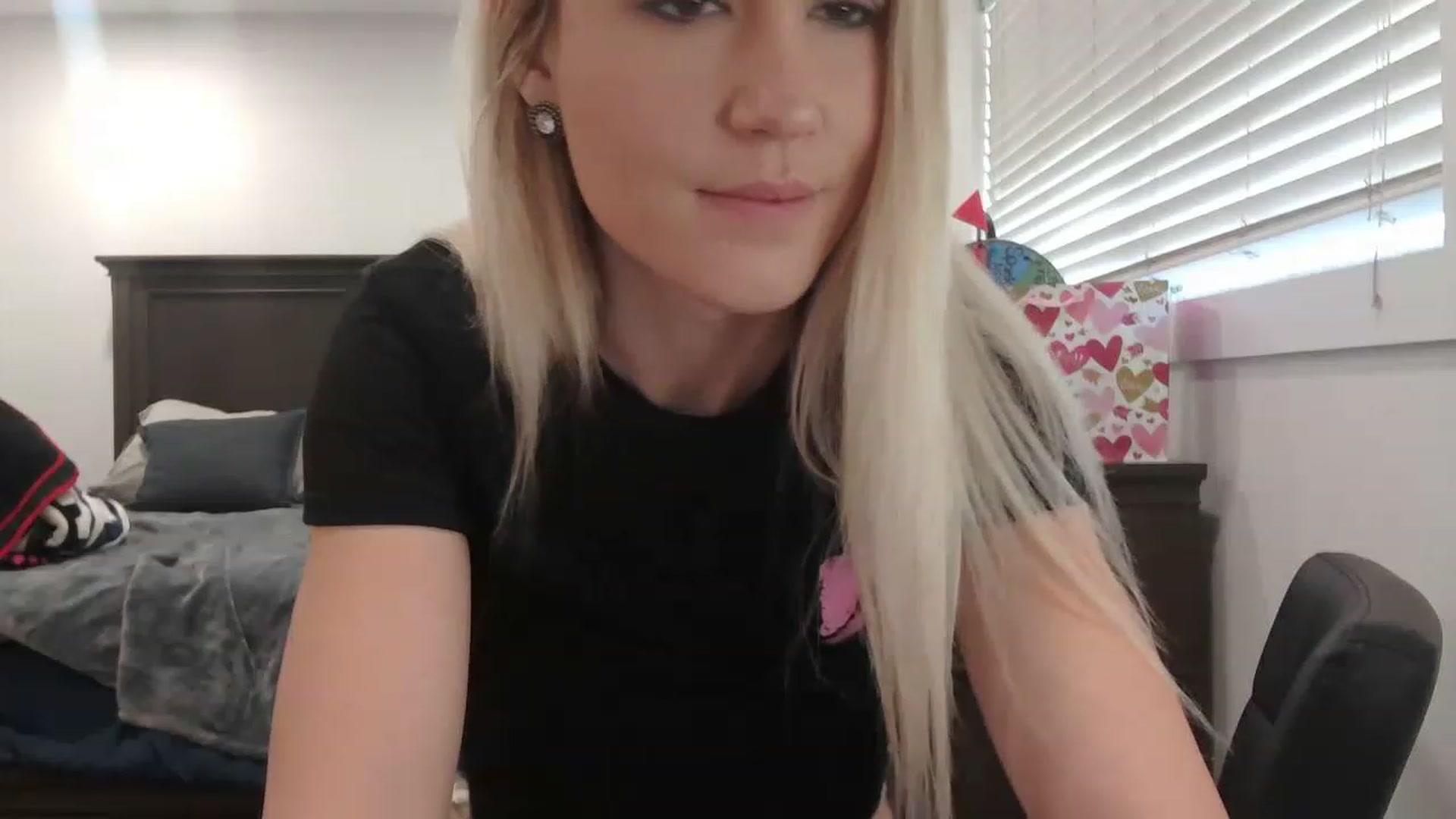 Gallery image thumbnail from blondmilf92's myfreecams stream on, 02/07/2023, 21:01 image 4 of 20