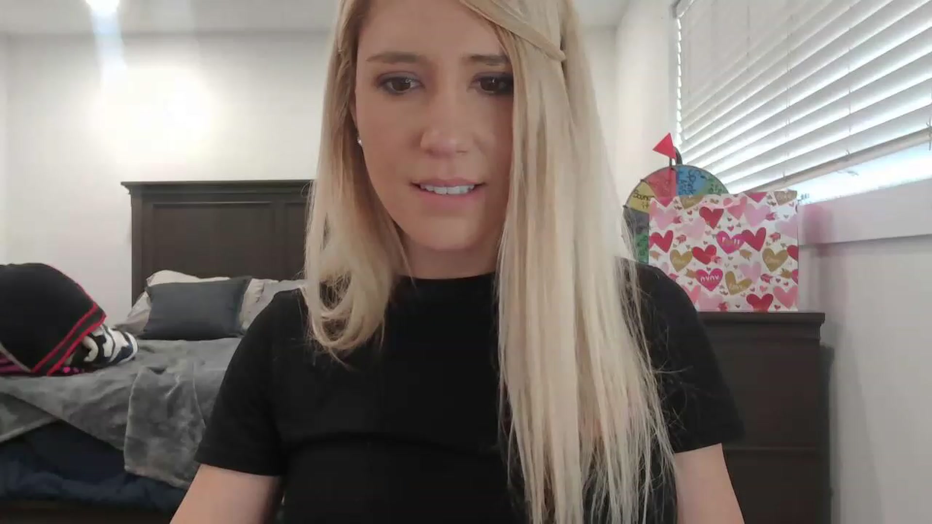 Gallery image thumbnail from blondmilf92's myfreecams stream on, 02/07/2023, 21:01 image 8 of 20