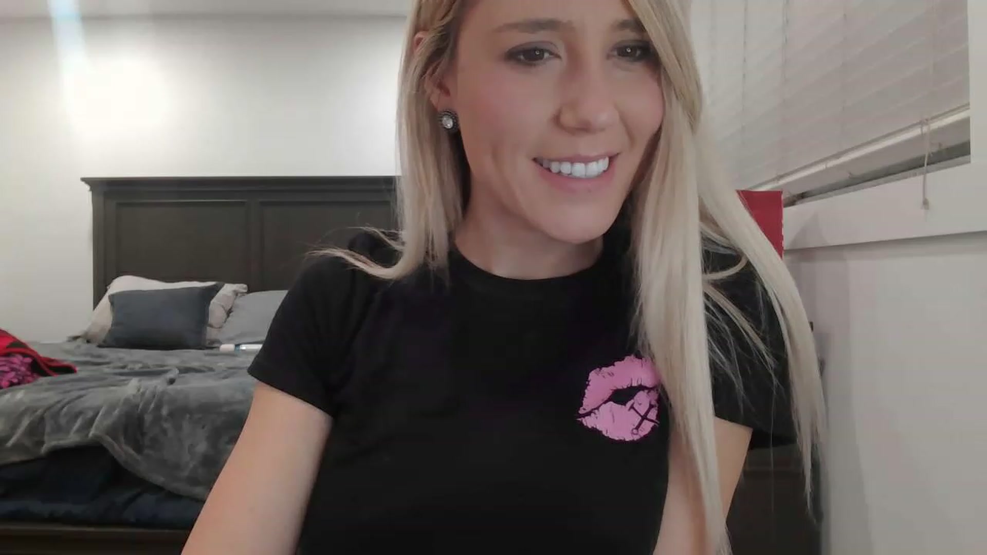Gallery image thumbnail from blondmilf92's myfreecams stream on, 02/08/2023, 07:44 image 1 of 20